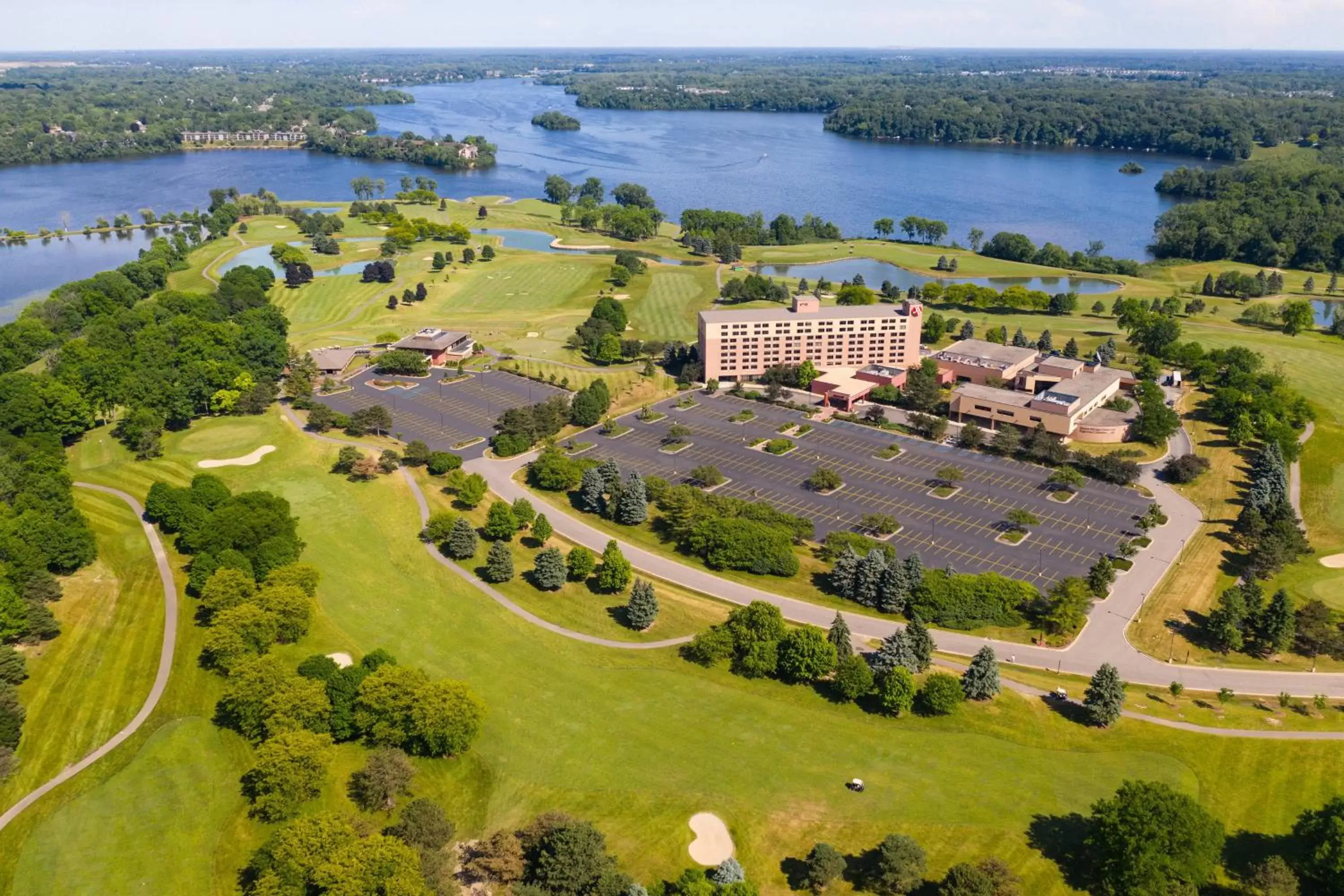 Property building, Bird's-eye View in Ann Arbor Marriott Ypsilanti at Eagle Crest