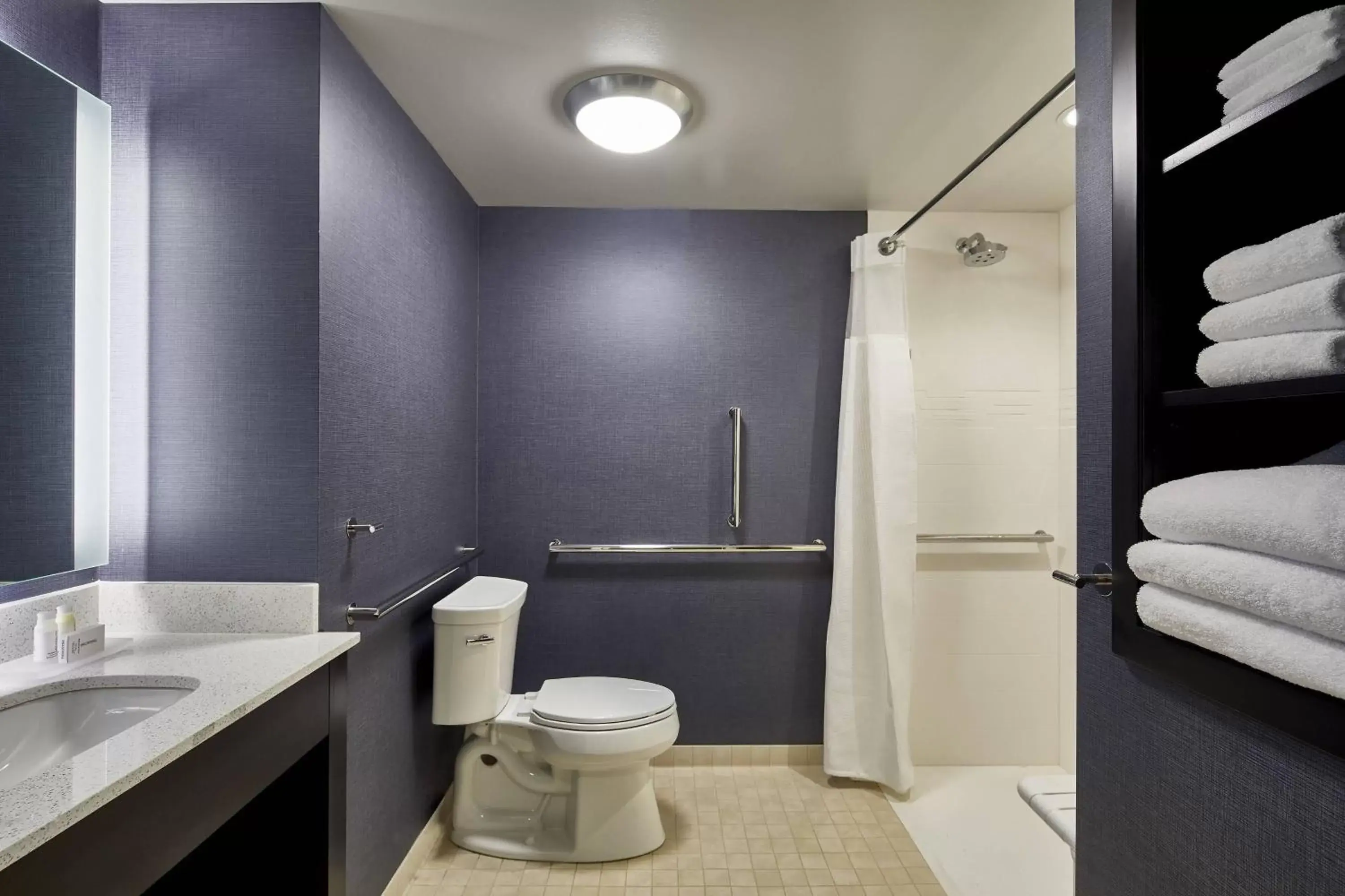 Bathroom in Residence Inn by Marriott Cleveland University Circle/Medical Center