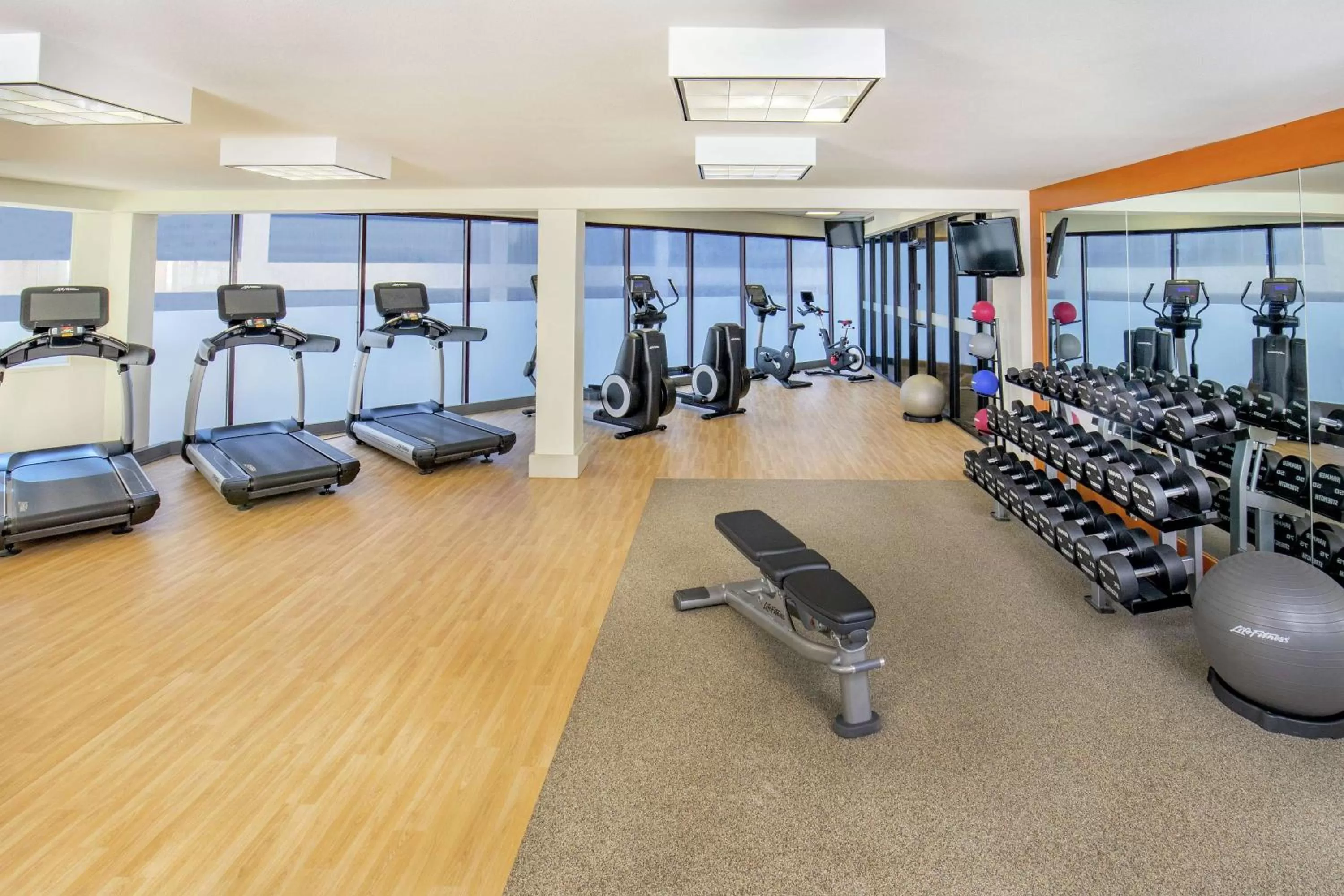 Fitness centre/facilities in DoubleTree by Hilton Hotel Nashville Downtown