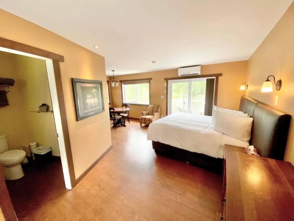 Similkameen Wild Resort & Winery Retreat