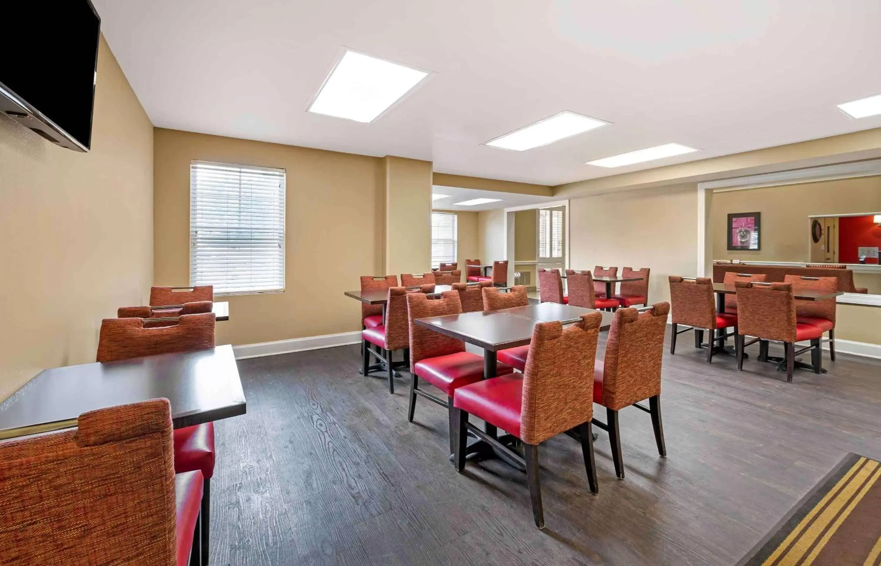 Breakfast, Restaurant/Places to Eat in Extended Stay America Suites - Indianapolis - Airport - W Southern Ave