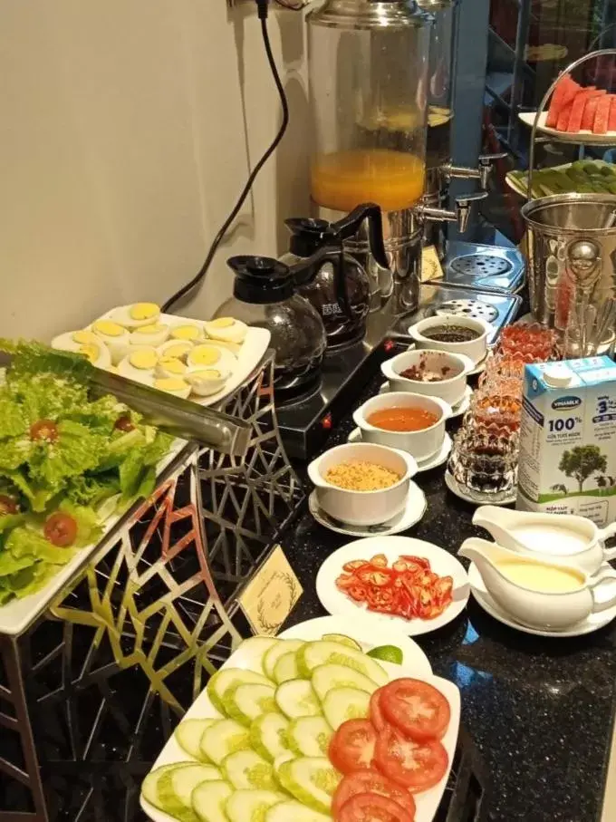 Breakfast, Food in Thanh Long Hotel - Bach Dang