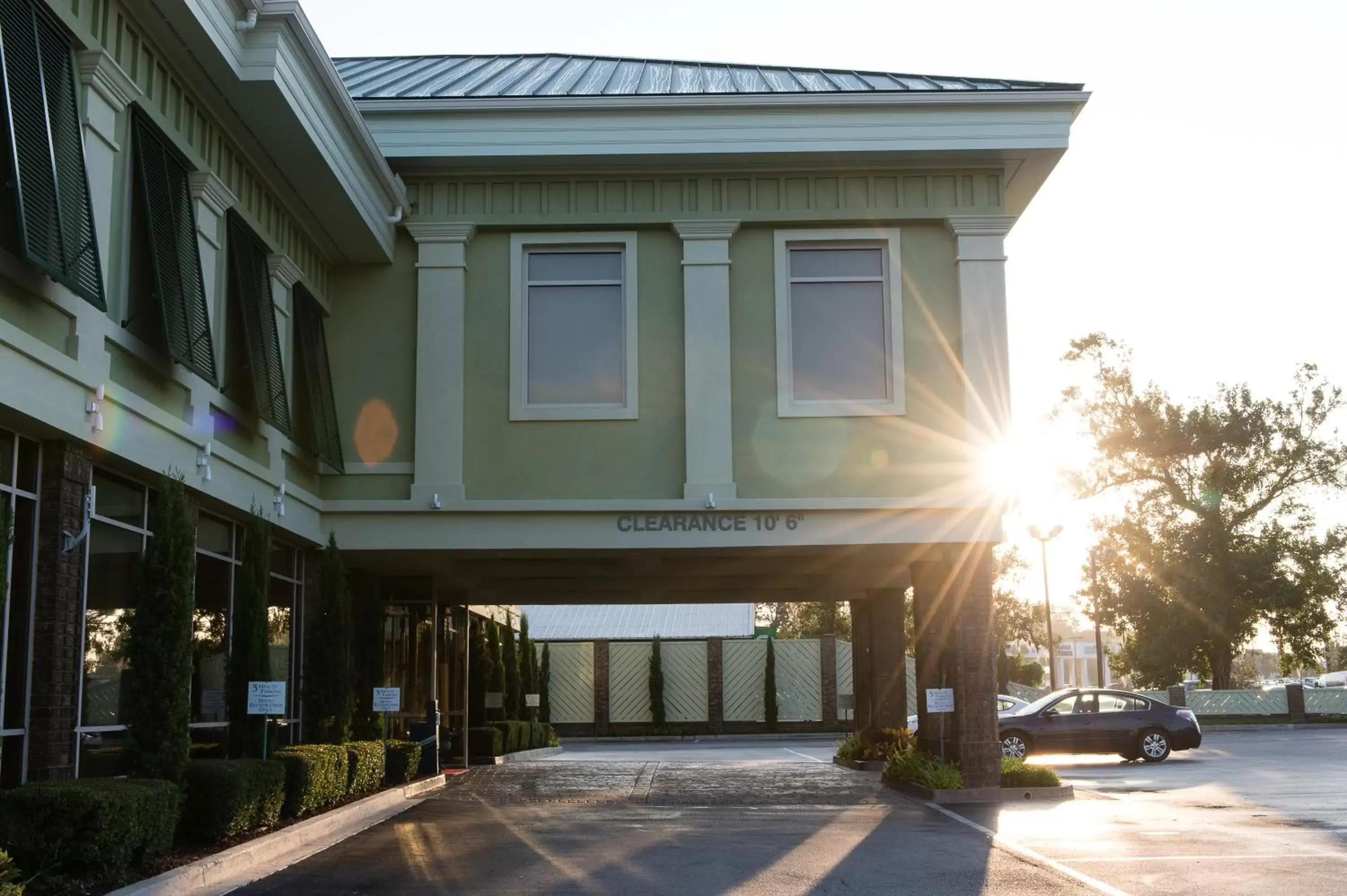 Facade/entrance, Property Building in Town & Country Inn and Suites