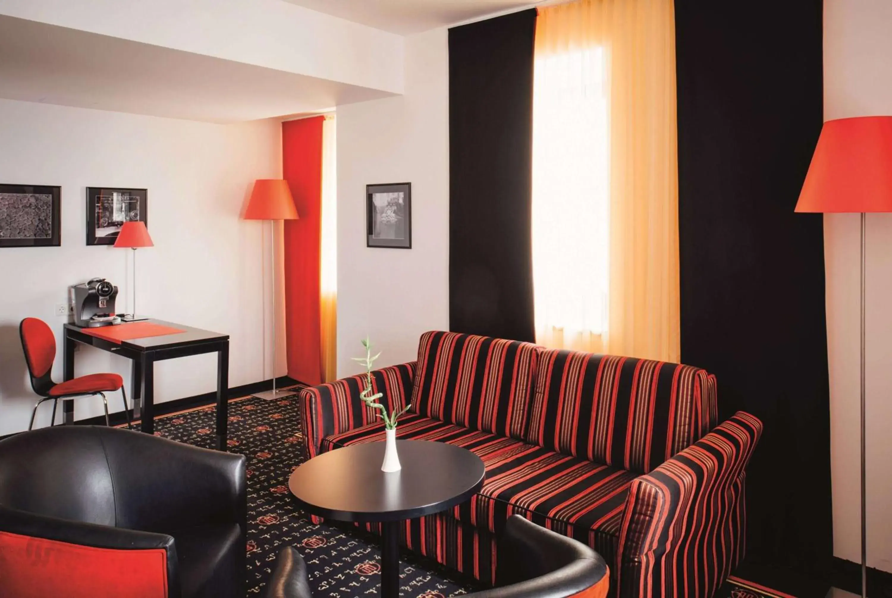 Photo of the whole room, Seating Area in Vienna House Easy By Wyndham Airport Bucharest