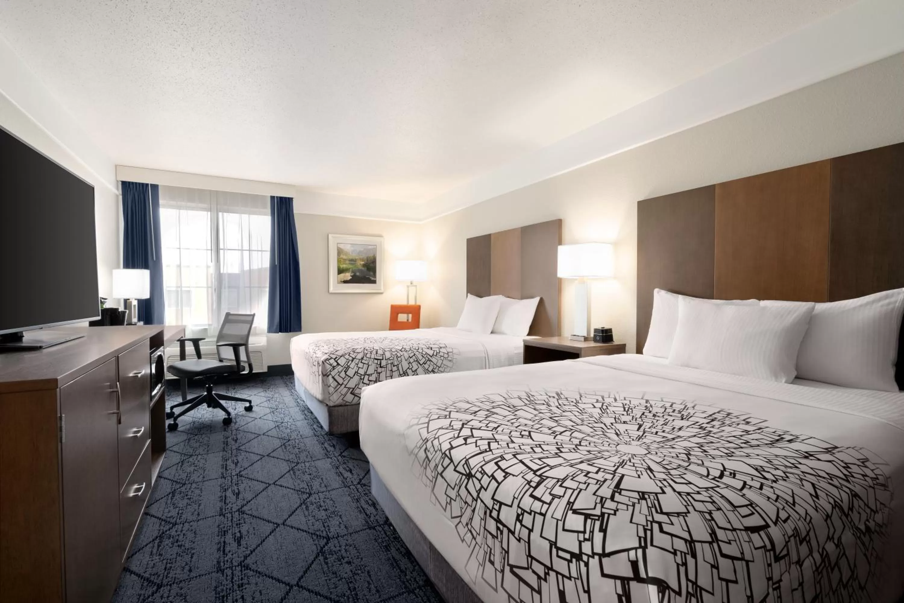 Photo of the whole room, Bed in La Quinta Inn and Suites by Wyndham at WaTiki Waterpark
