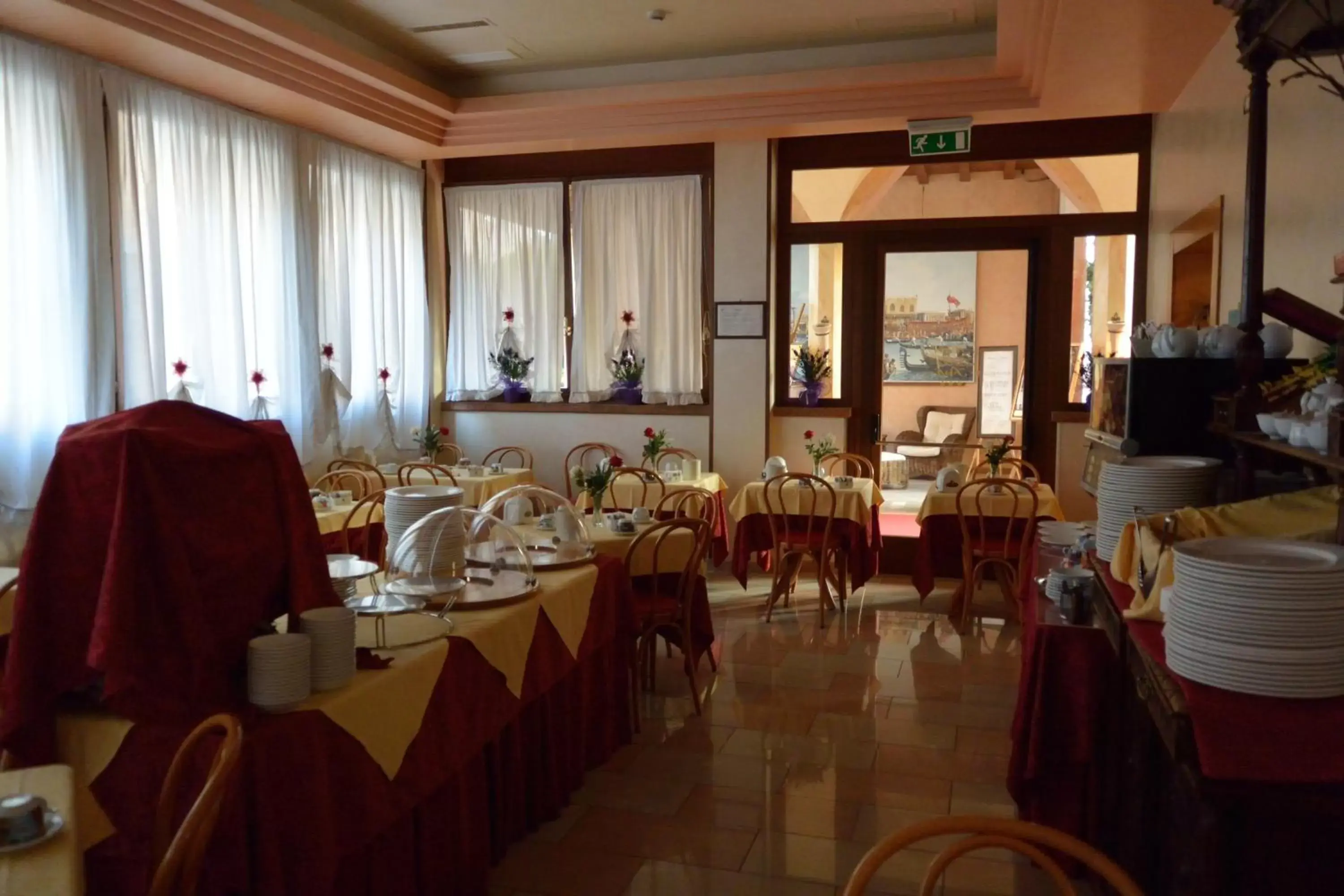 Restaurant/Places to Eat in Hotel Belle Arti