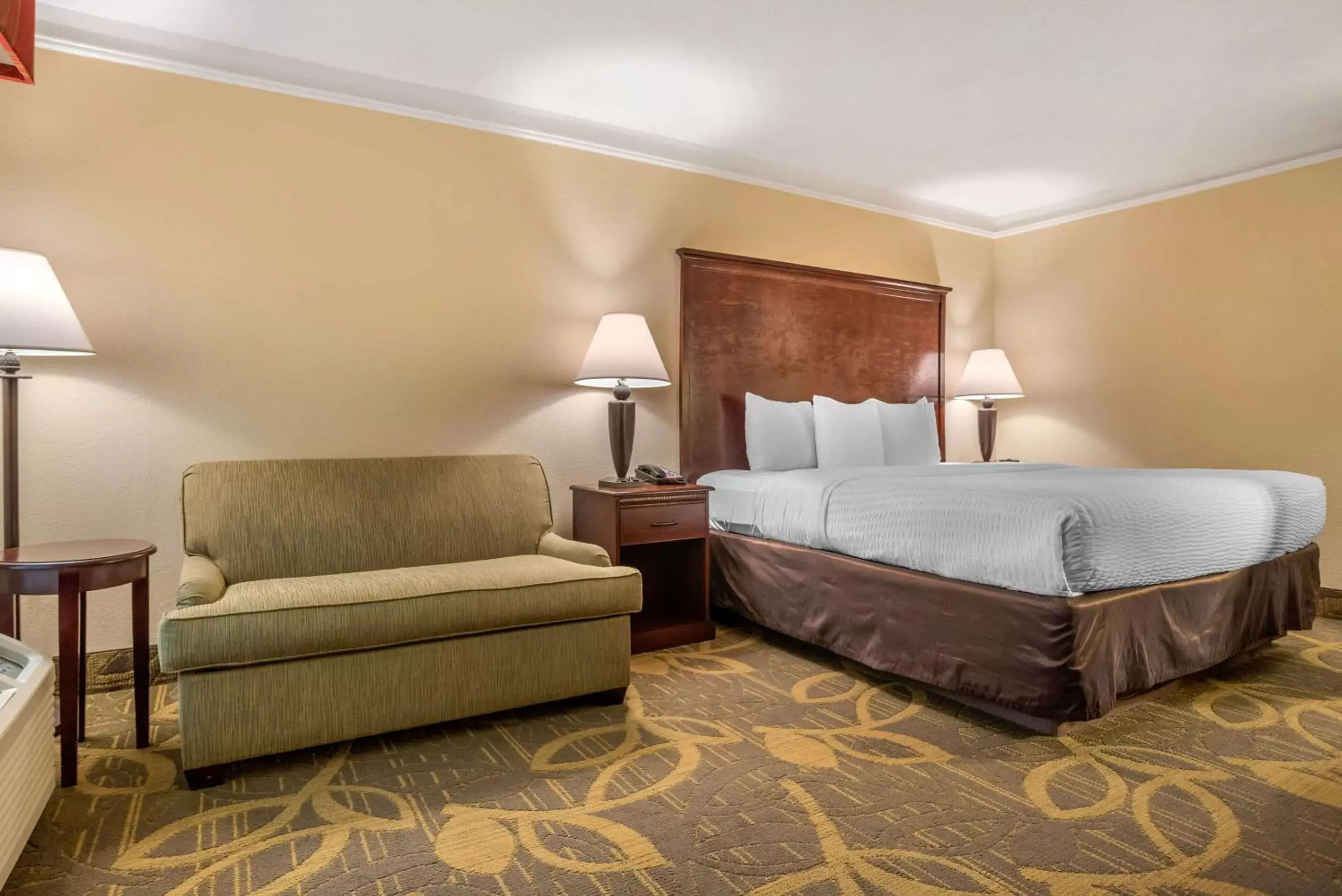 Photo of the whole room, Bed in Clarion Inn Conference Center Photo of the whole room, Bed in Clarion Inn Conference Center