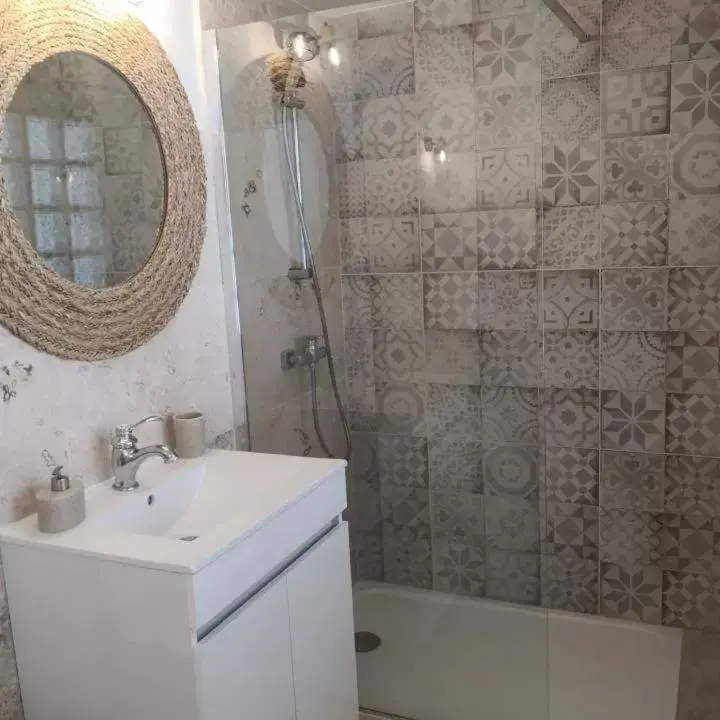 Bathroom in Le Mas Paolo