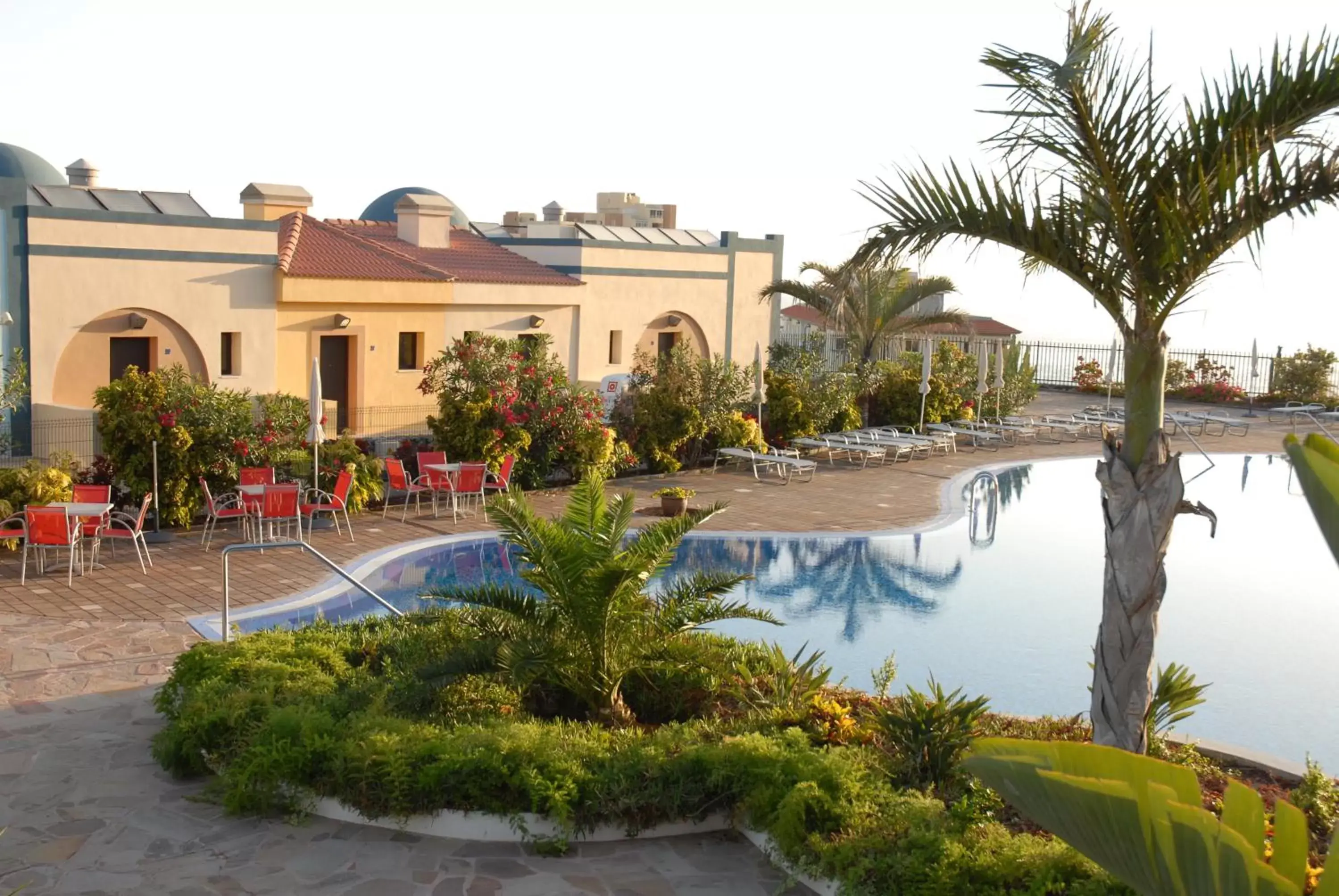 Property building, Swimming Pool in Luz Del Mar