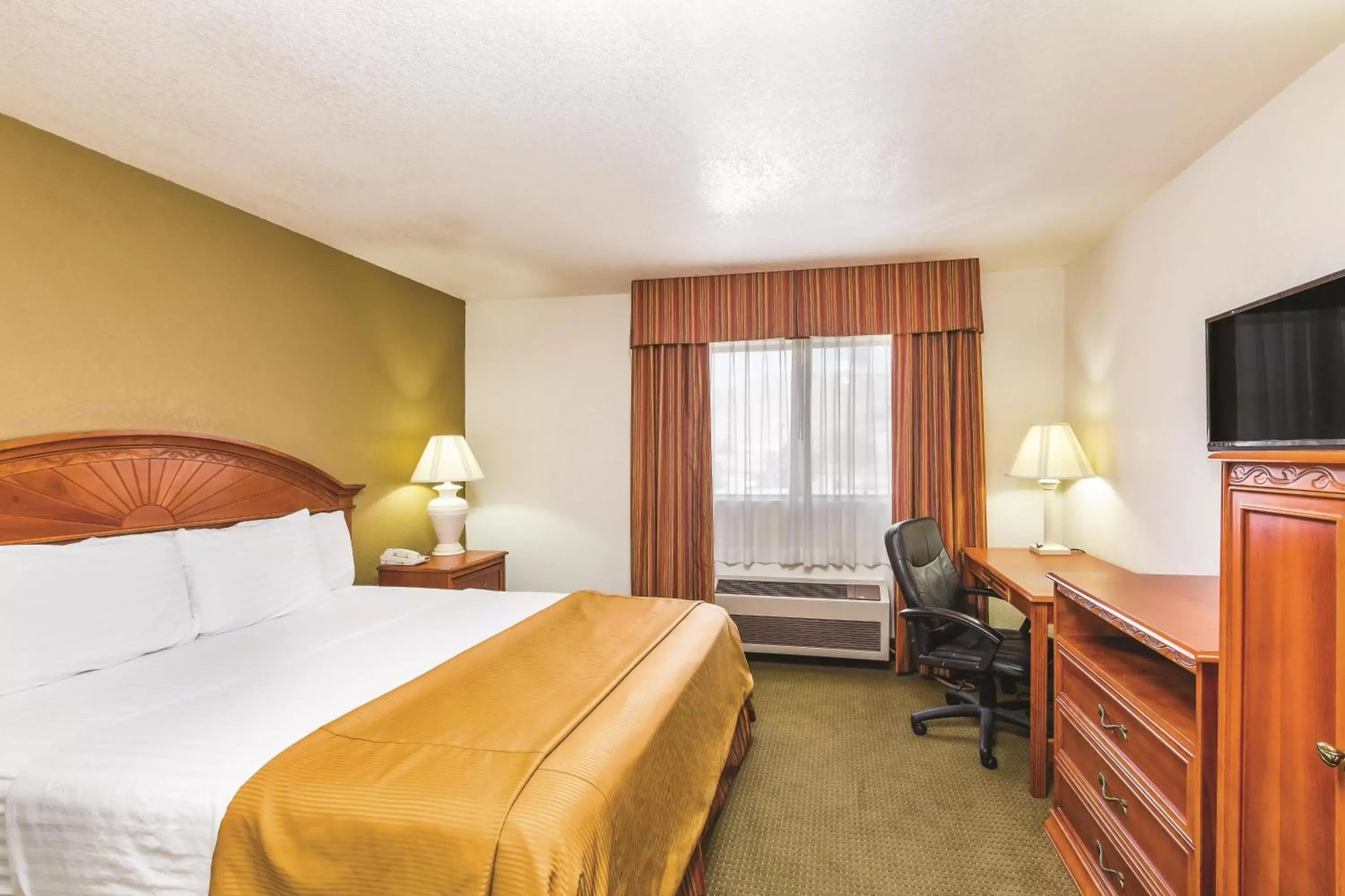 Day, Bed in Baymont by Wyndham Tehachapi Day, Bed in Baymont by Wyndham Tehachapi