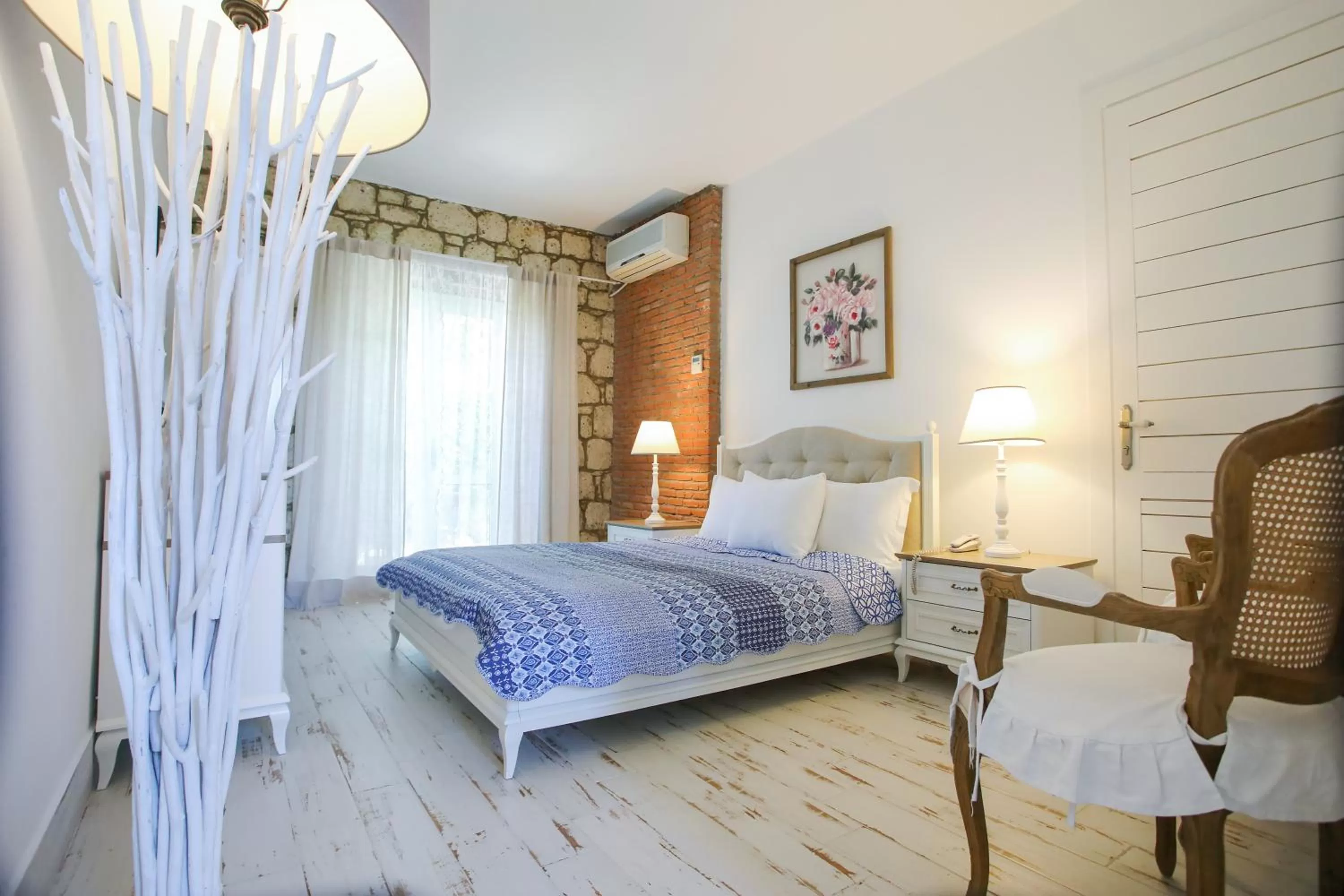 Photo of the whole room, Bed in Cadde 75 Luxury Hotel - Alaçatı