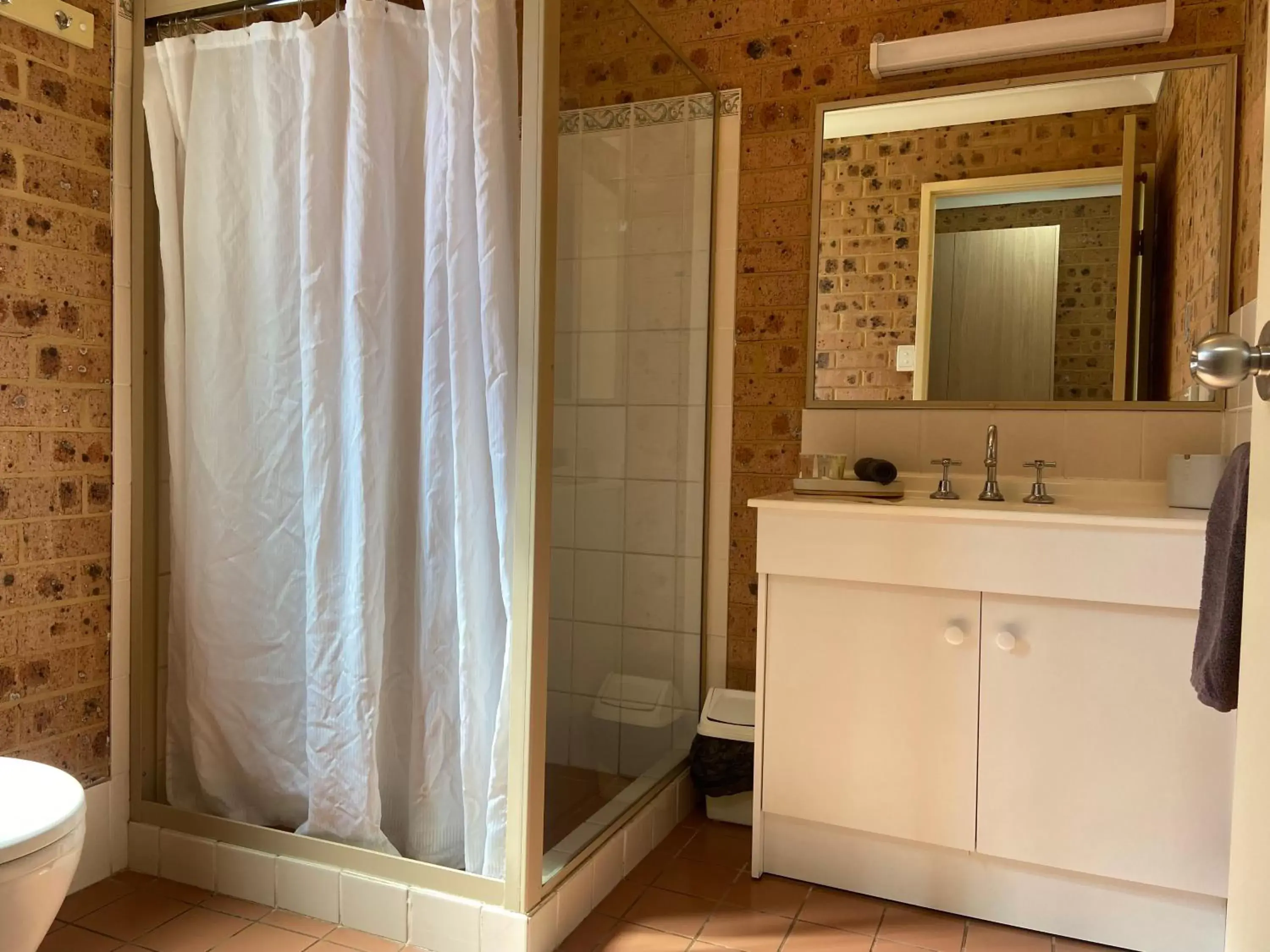 Family Room with Garden View in Aberdeen Motel Family Room with Garden View in Aberdeen Motel