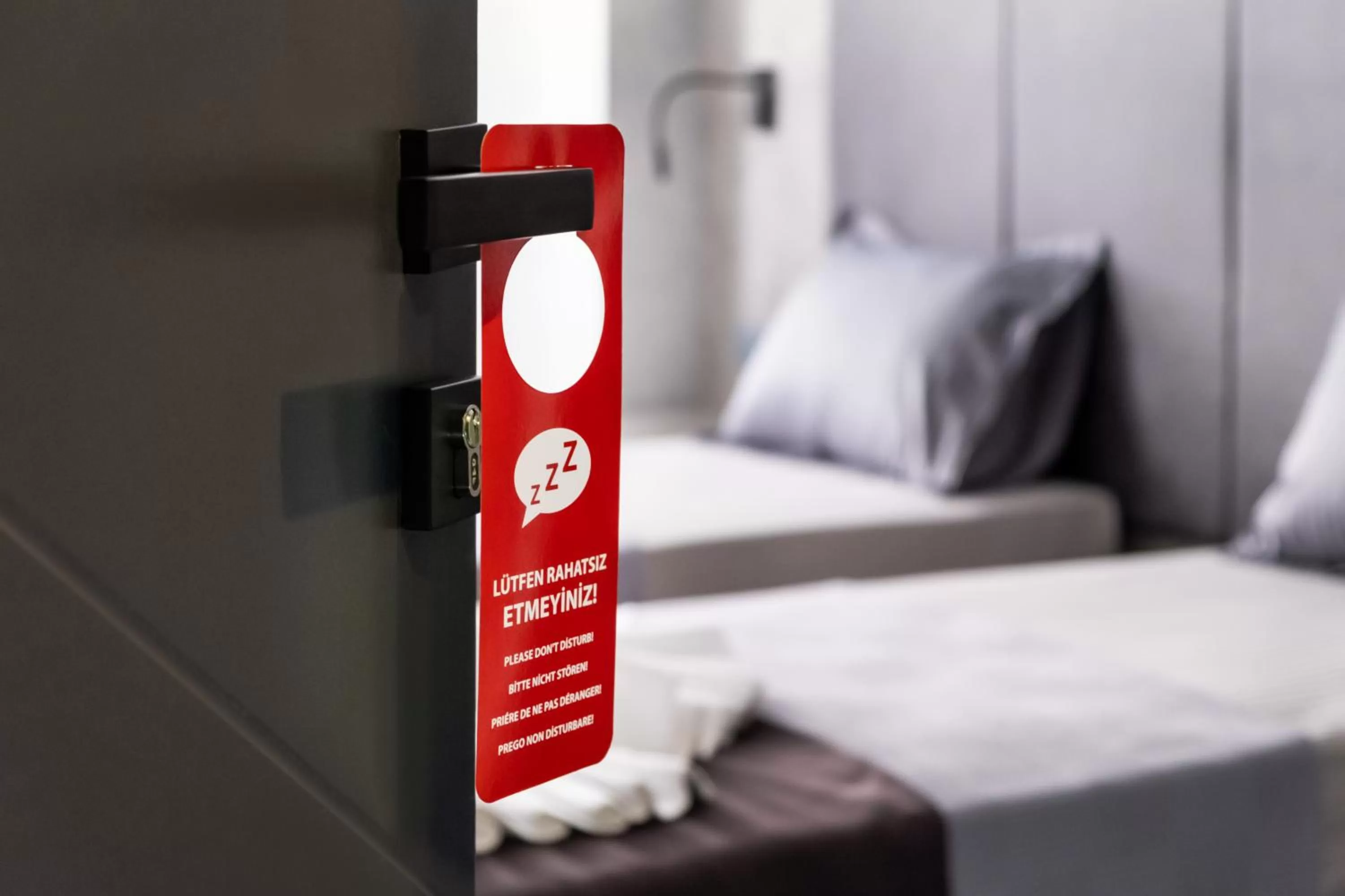 Photo of the whole room, Bed in The Queen Hotel