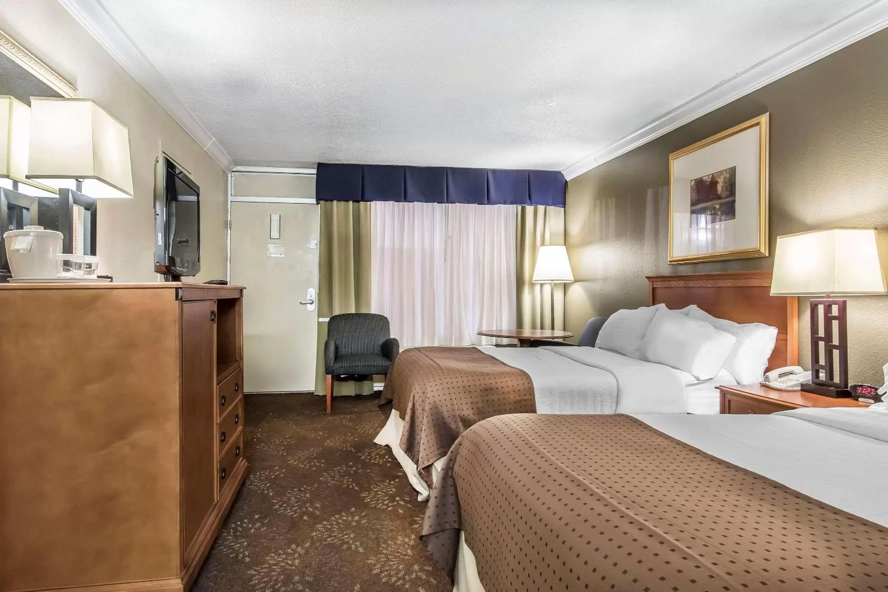 Photo of the whole room, Bed in Clarion Inn Morgan City Photo of the whole room, Bed in Clarion Inn Morgan City