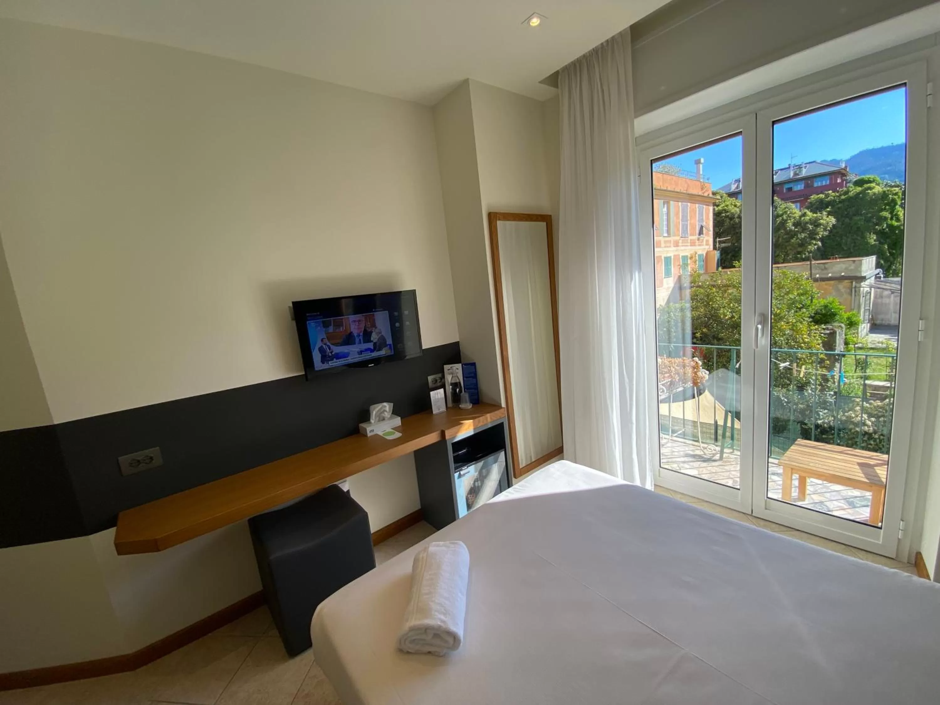 TV and multimedia, Bed in Hotel Garden