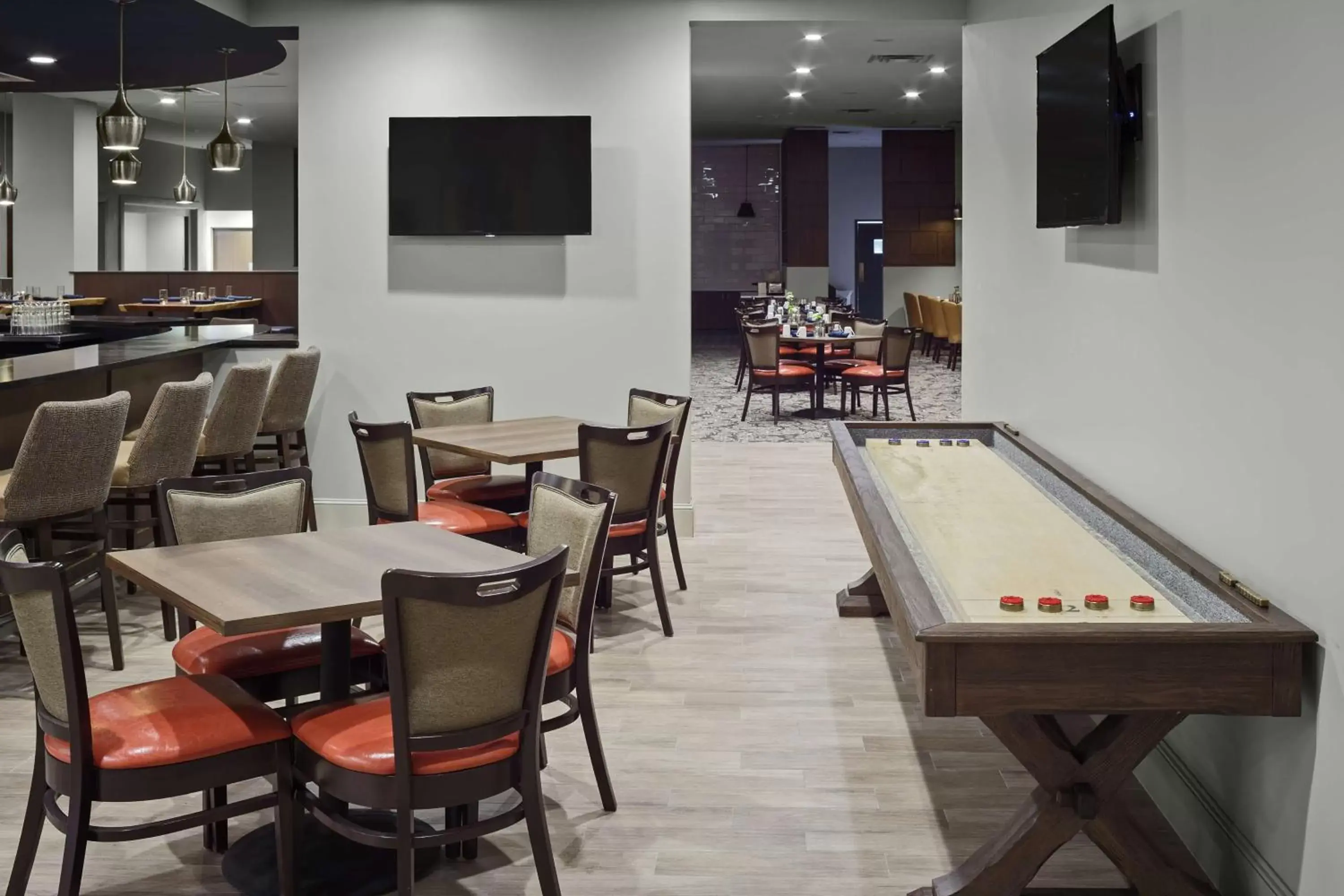 Lounge or bar, Restaurant/Places to Eat in DoubleTree by Hilton San Antonio Downtown