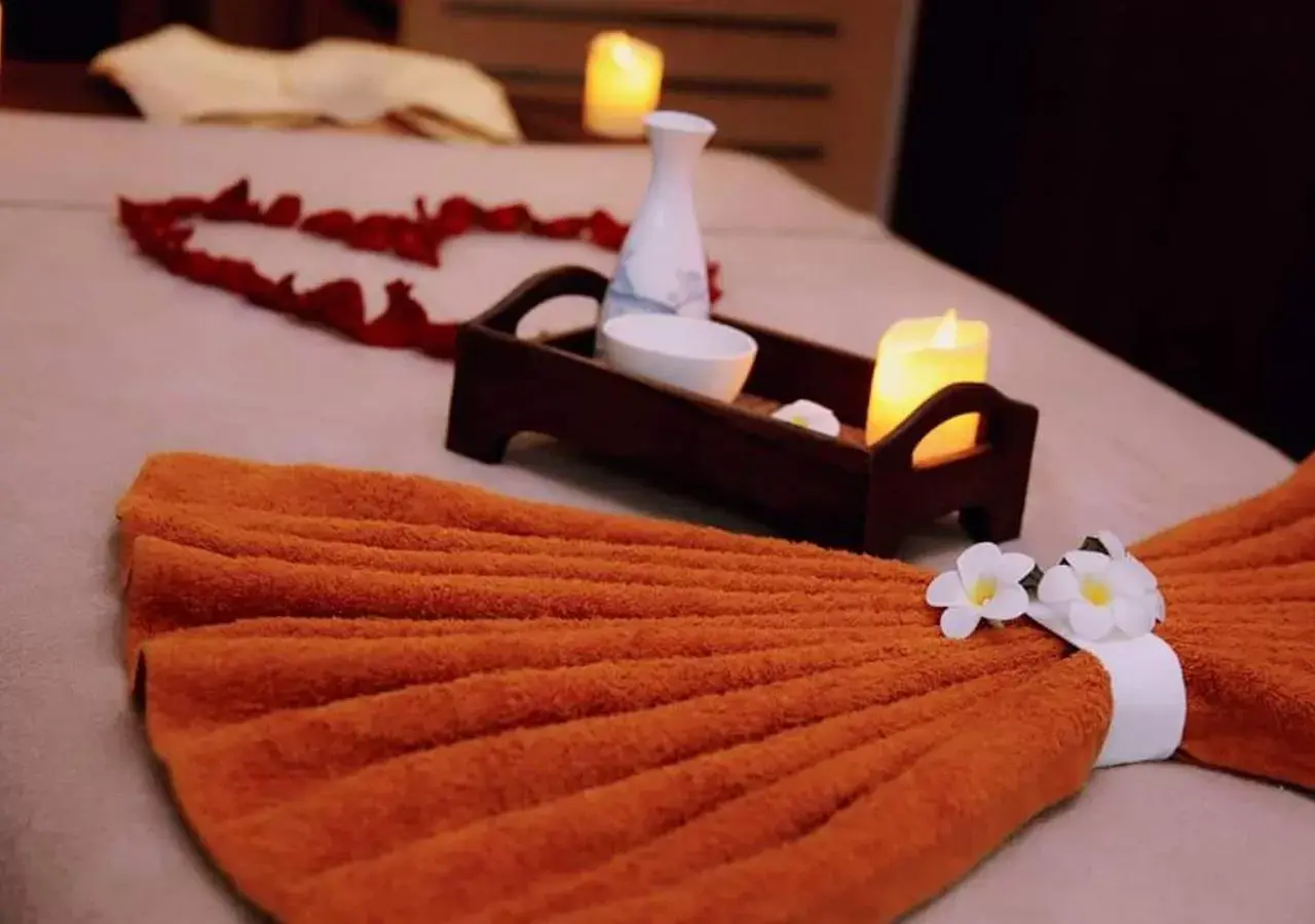 Spa and wellness centre/facilities, Bed in Summit Parkview Yangon