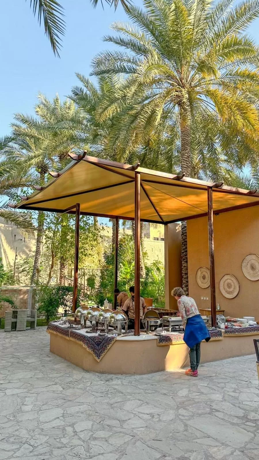 Restaurant/places to eat in Bustan inn by Alley Escape