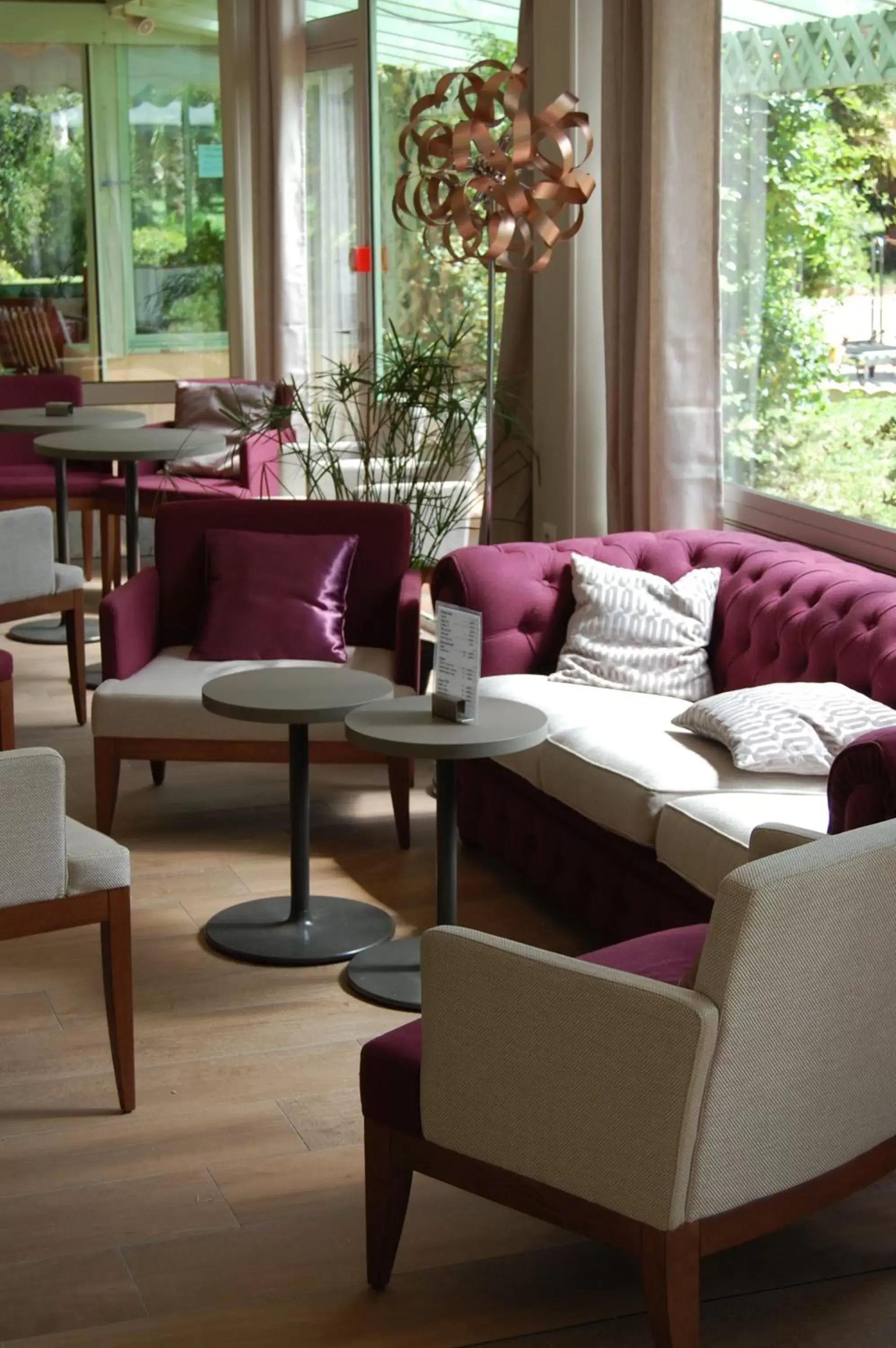 Lounge or bar, Seating Area in Logis Domaine de Fompeyre