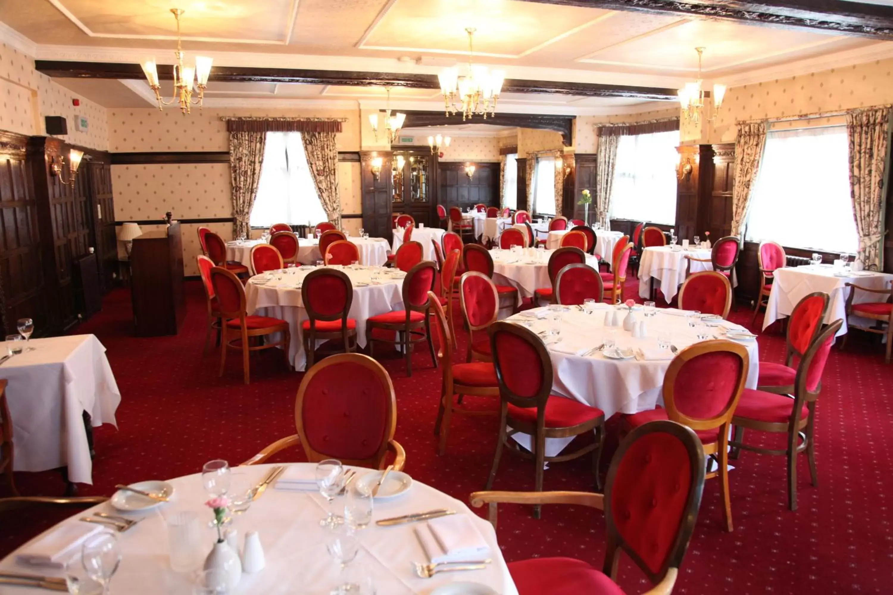 Restaurant/Places to Eat in Petwood Hotel