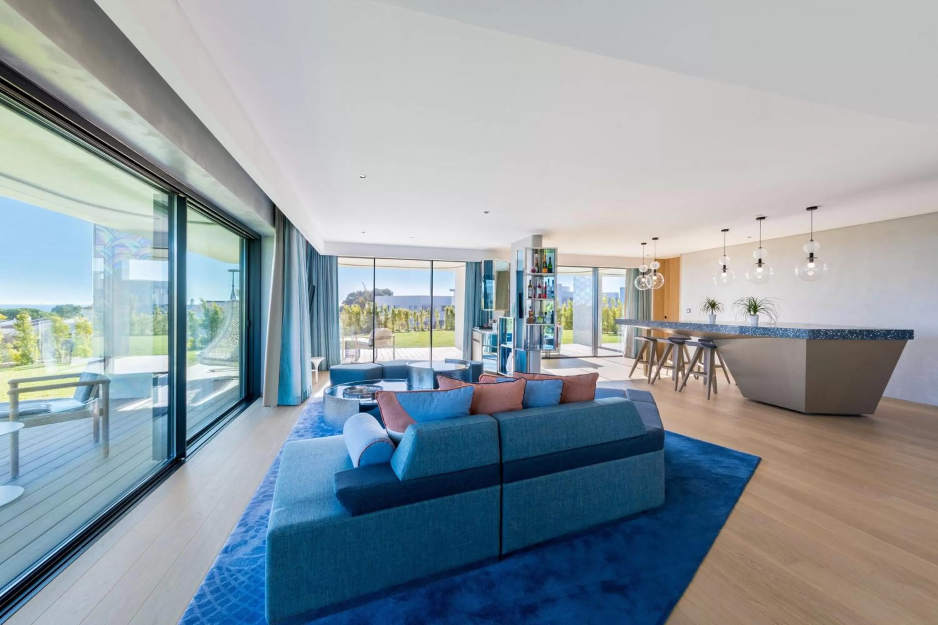 Photo of the whole room in W Algarve