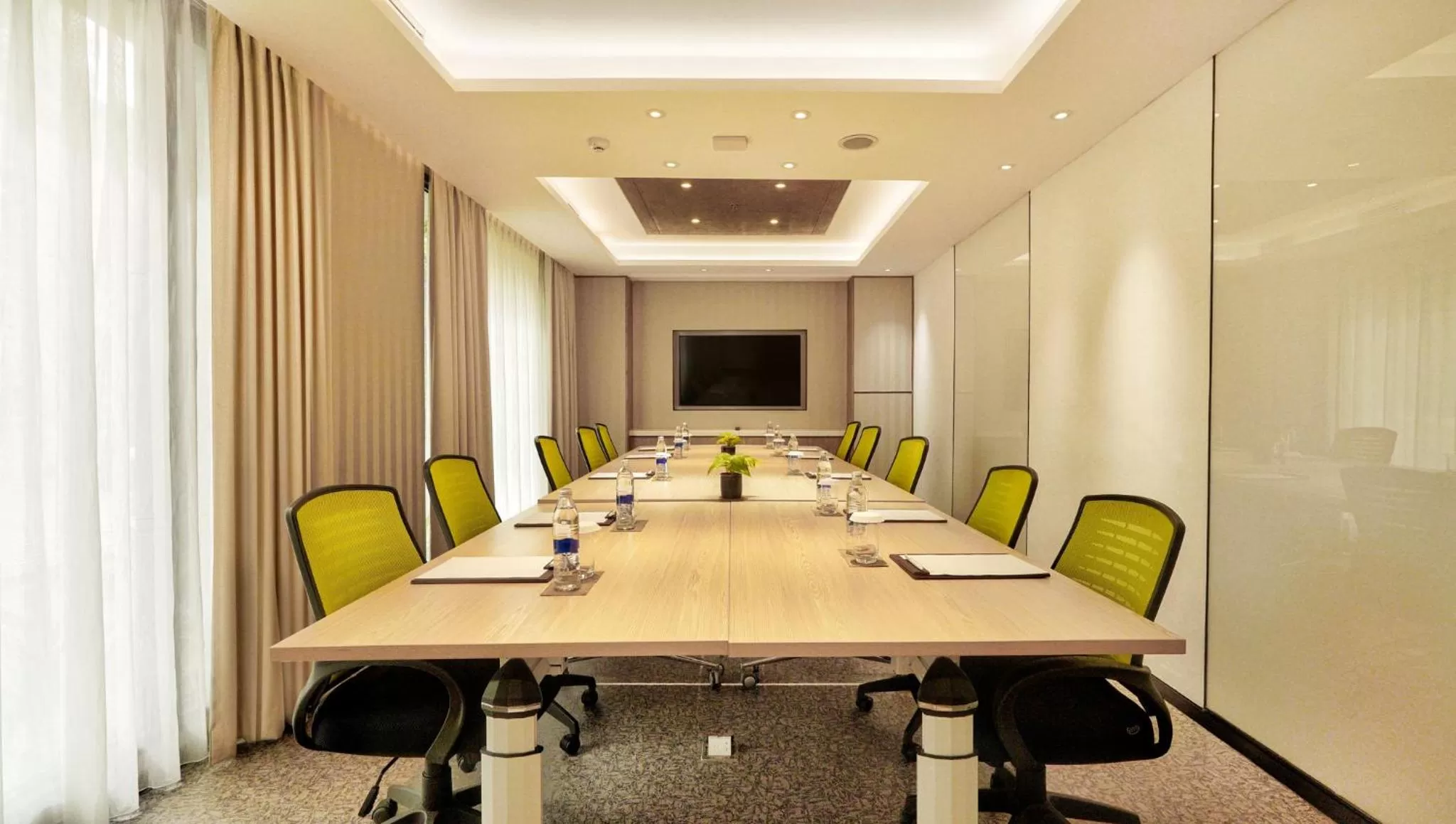 Meeting/conference room in Holiday Inn Bali Sanur by IHG