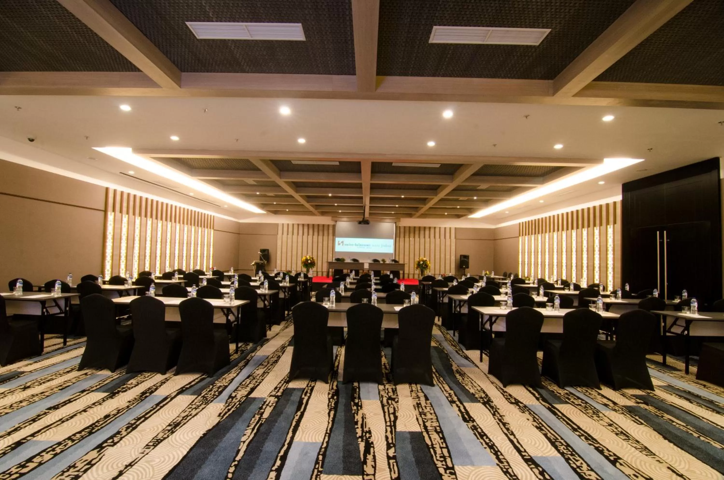 Business facilities in Swiss-Belresort Watu Jimbar