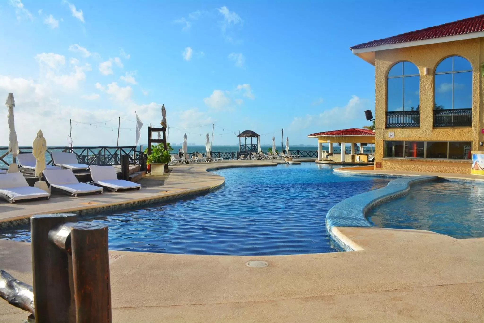Swimming pool in All Ritmo Cancun Resort & Water Park