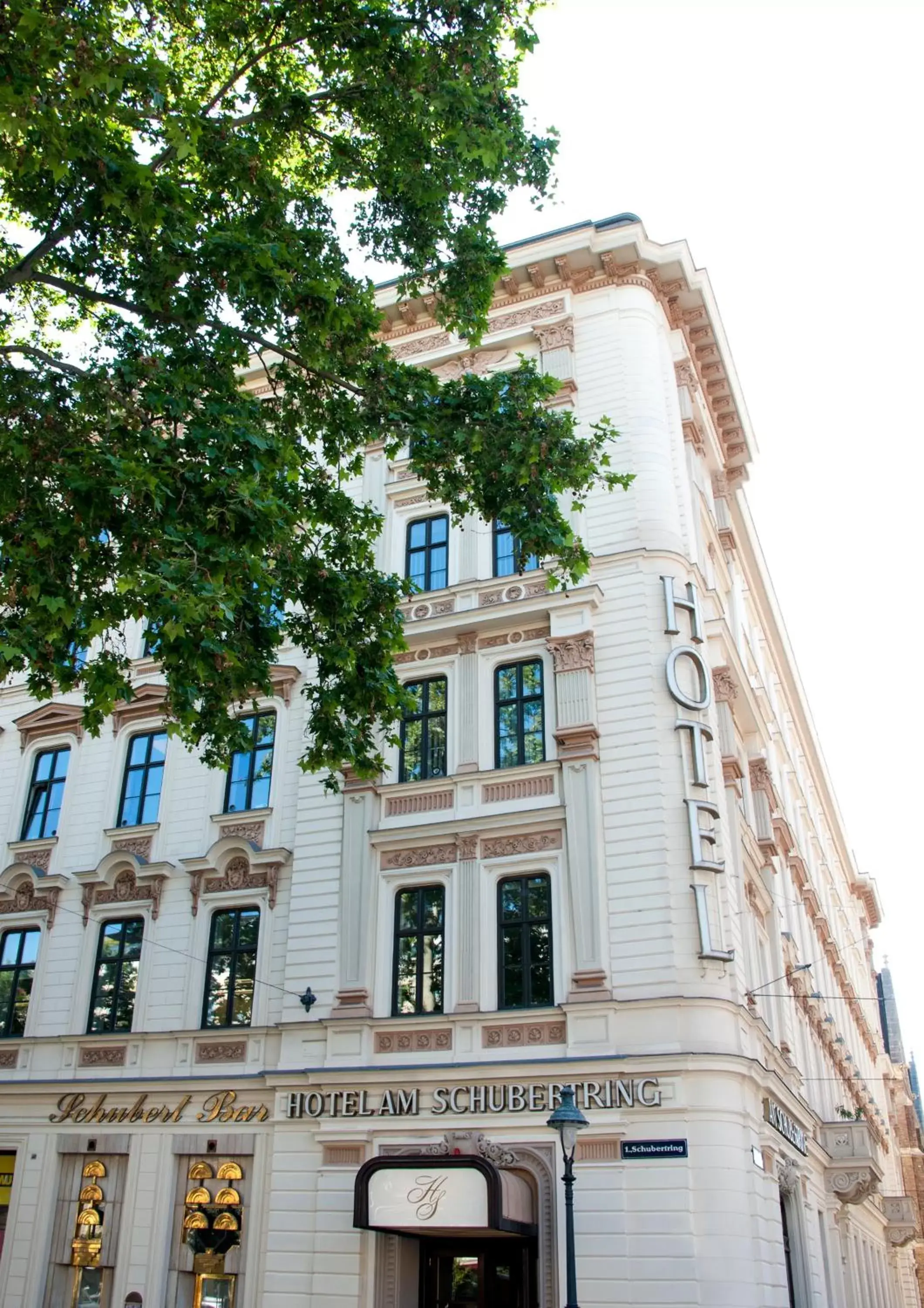 Facade/entrance, Property Building in Hotel Am Schubertring