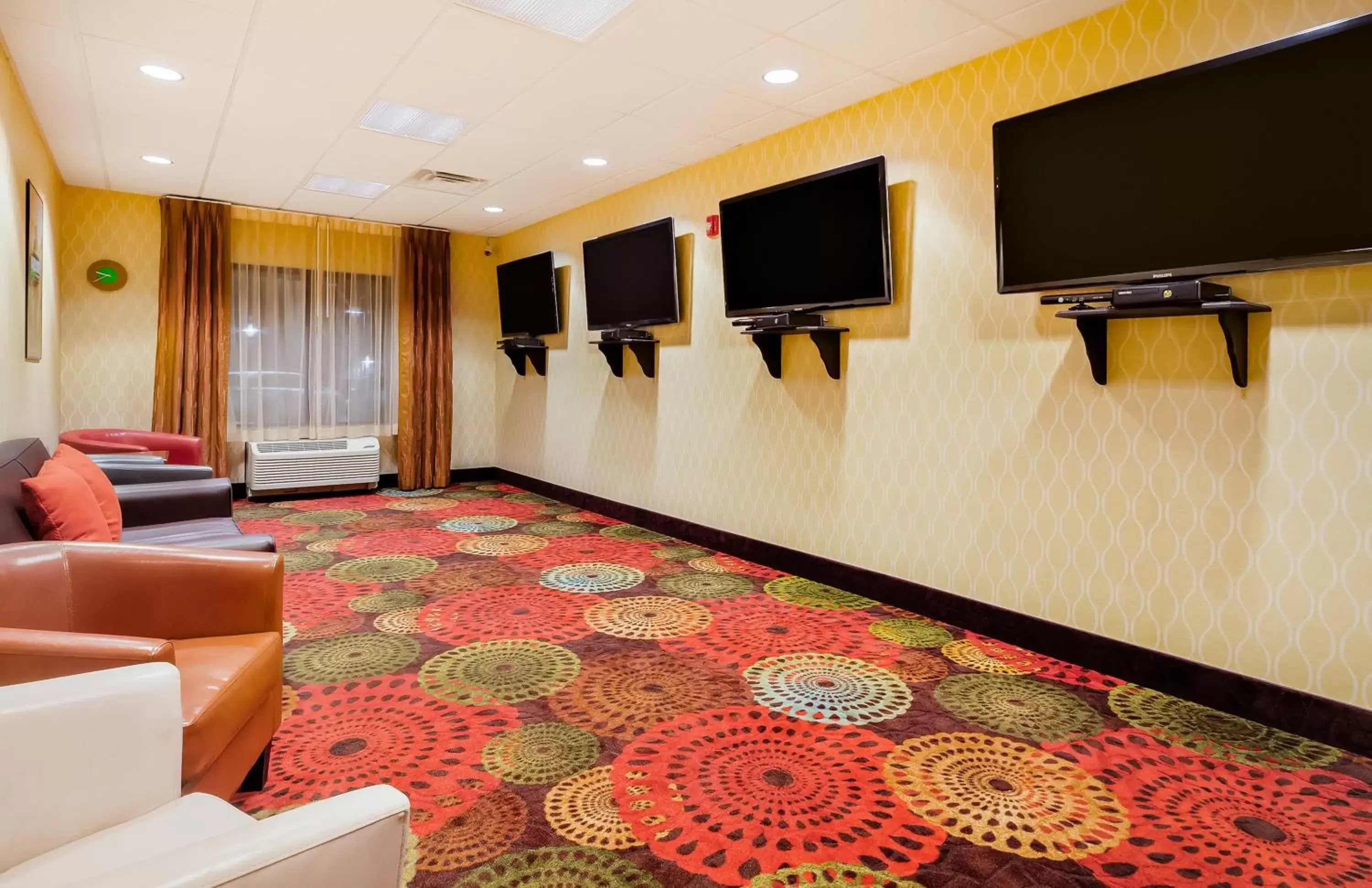 Game Room, TV/Entertainment Center in Holiday Inn Express and Suites Missoula, an IHG Hotel