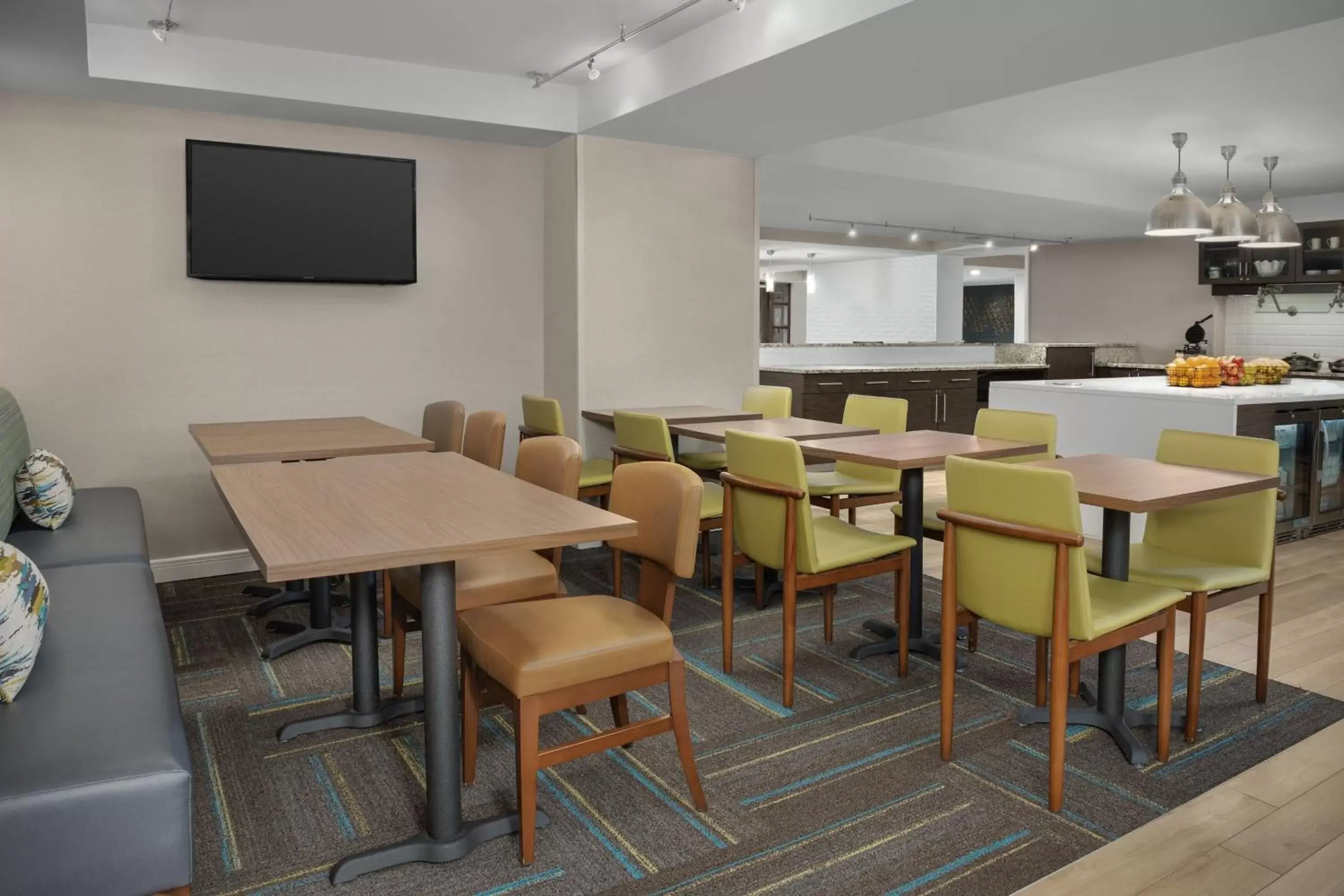 Breakfast, Restaurant/Places to Eat in Residence Inn by Marriott Washington - DC/Foggy Bottom