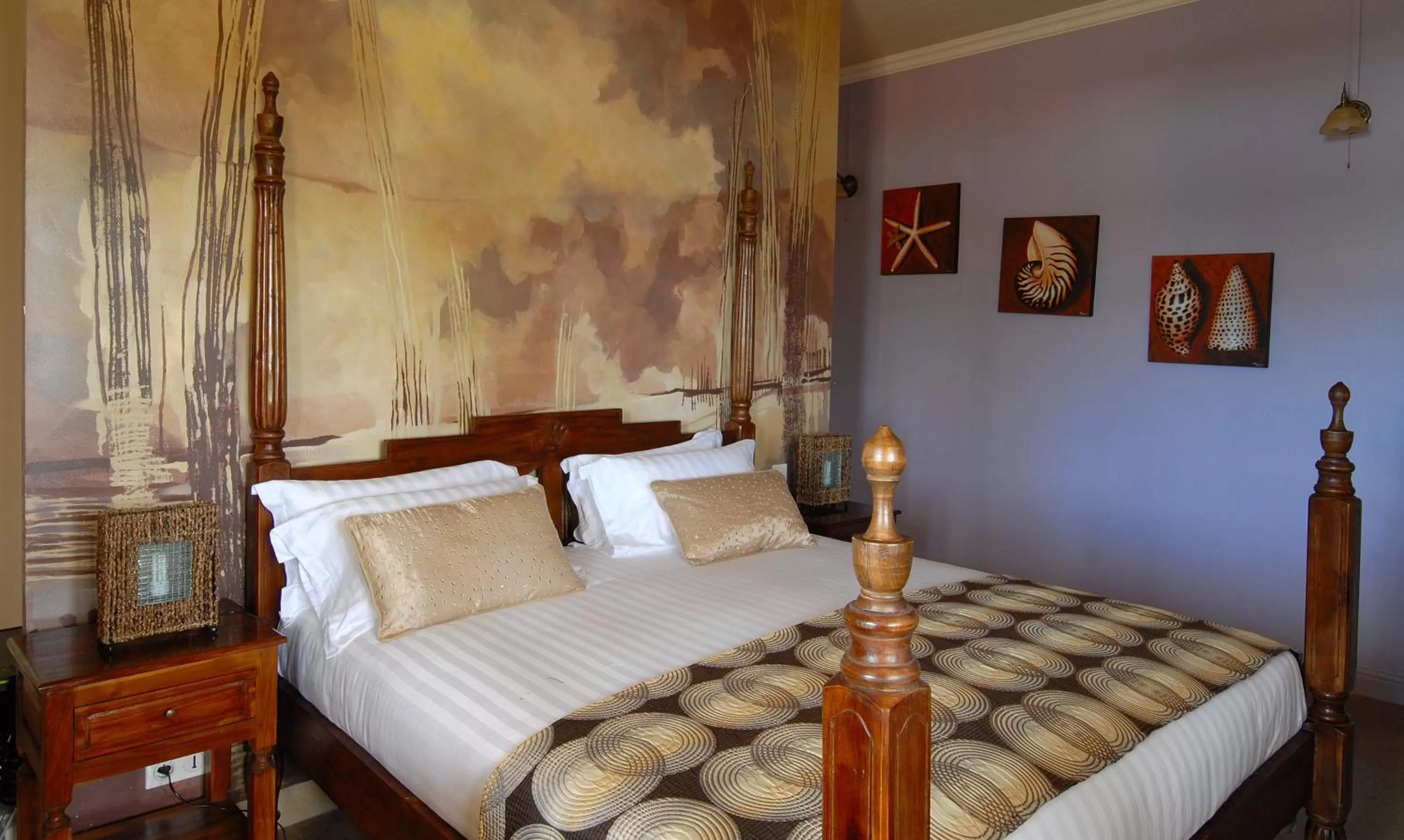 Photo of the whole room, Bed in Habitation du Comté