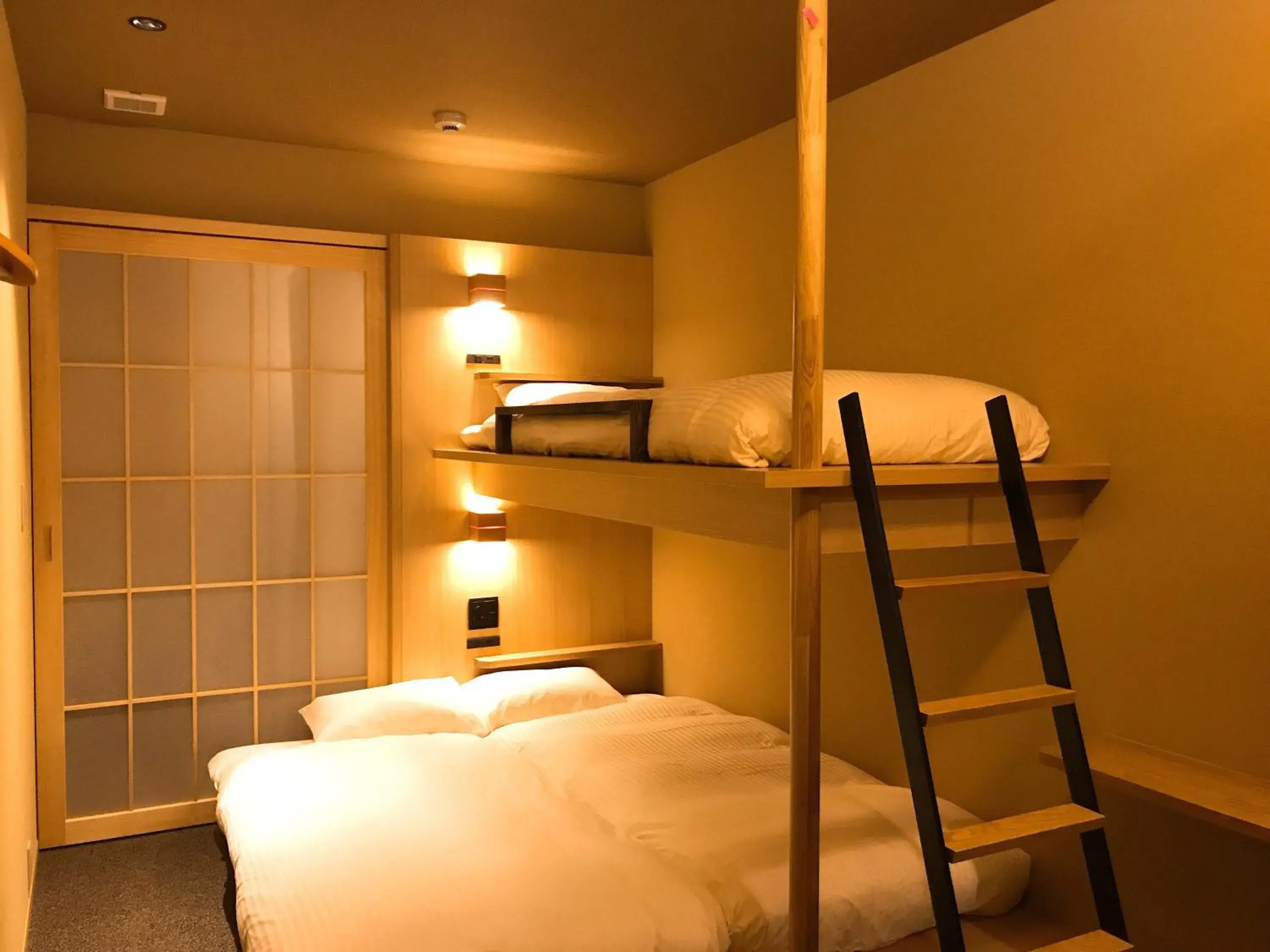 Bunk Bed in Shiki Shiki Higashiyama