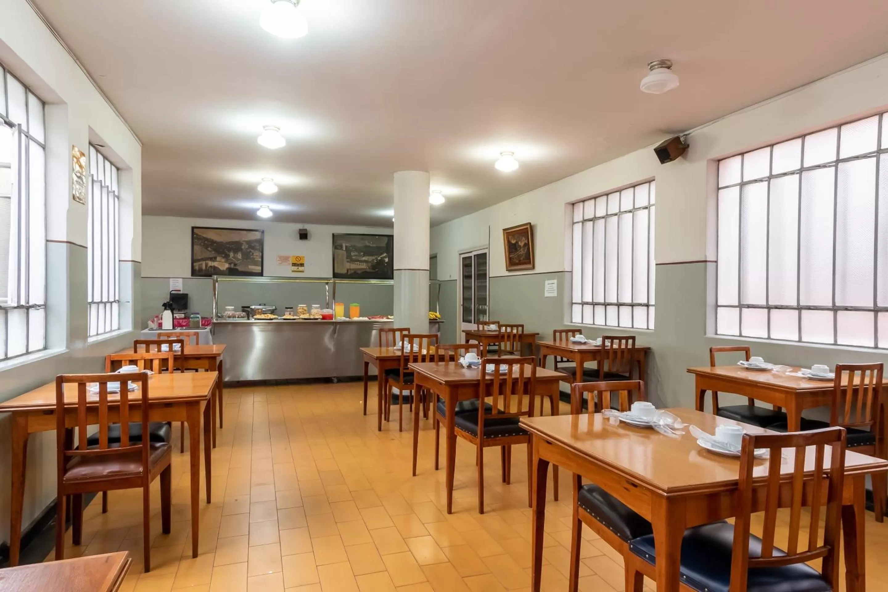 Restaurant/places to eat in Hotel Esplanada Belo Horizonte - Proximo a Estacao de Trem