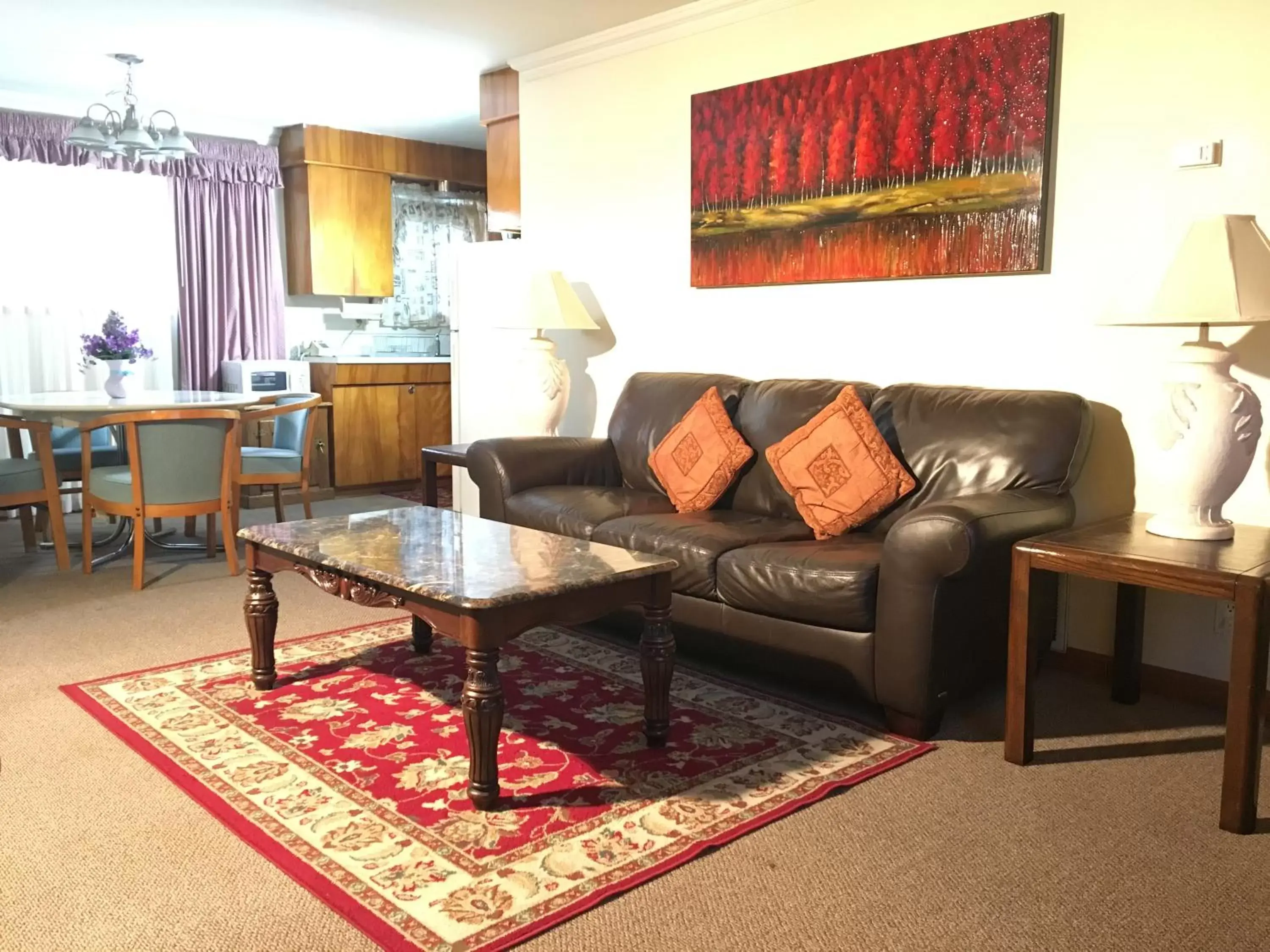 Seating Area in Acorn Motor Inn