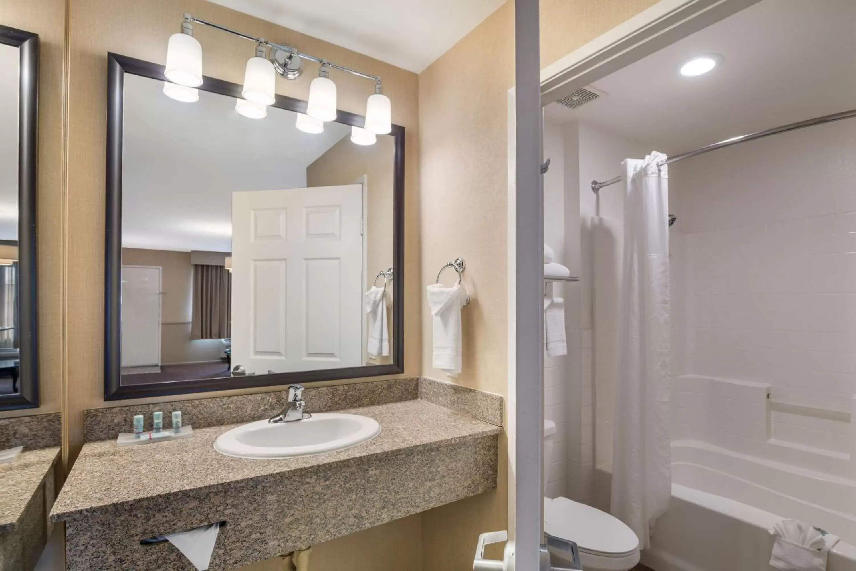 Bedroom in Best Western Corona Hotel & Suites Bedroom in Best Western Corona Hotel & Suites