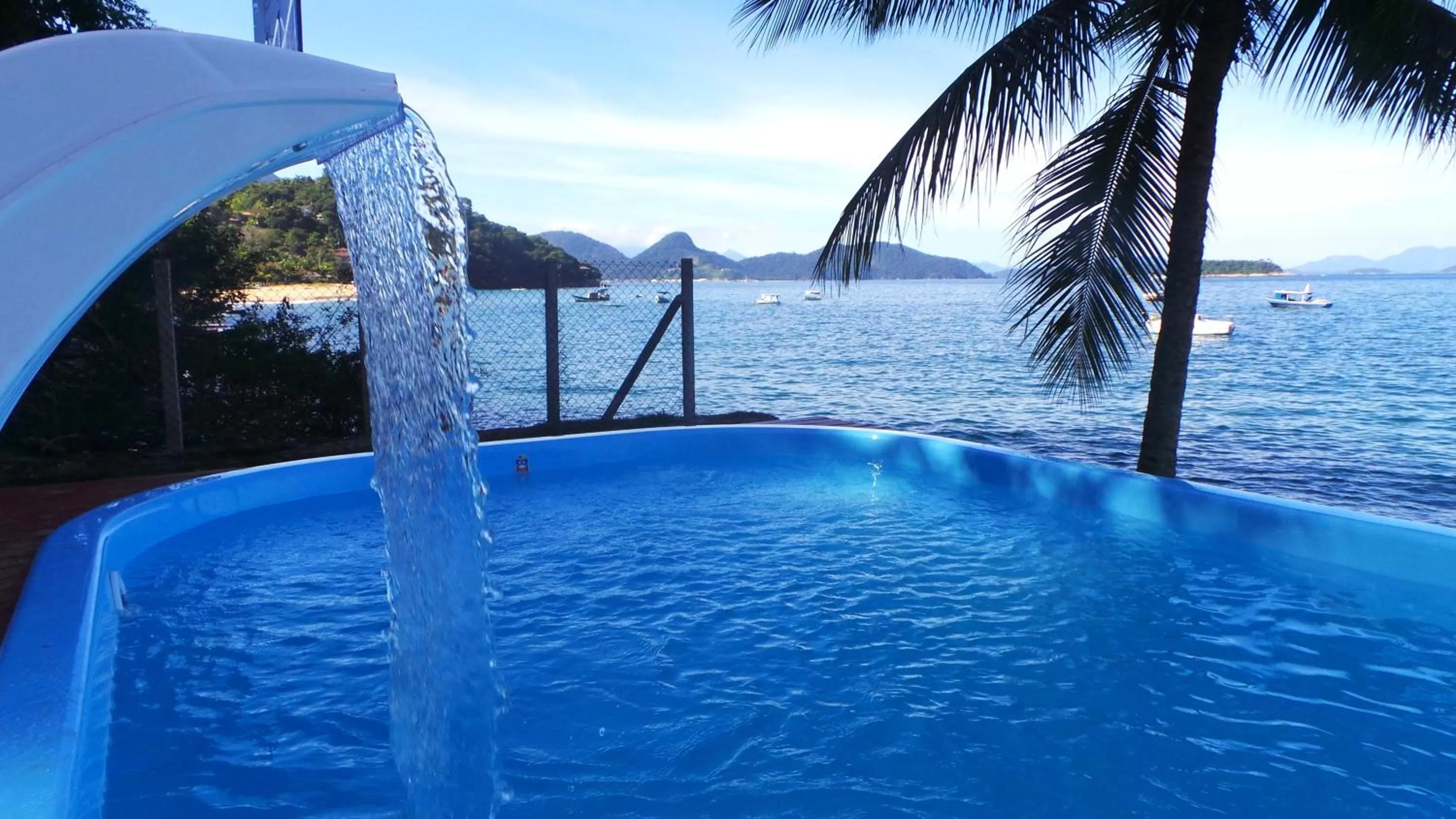 Swimming pool in Ocean Green Flats