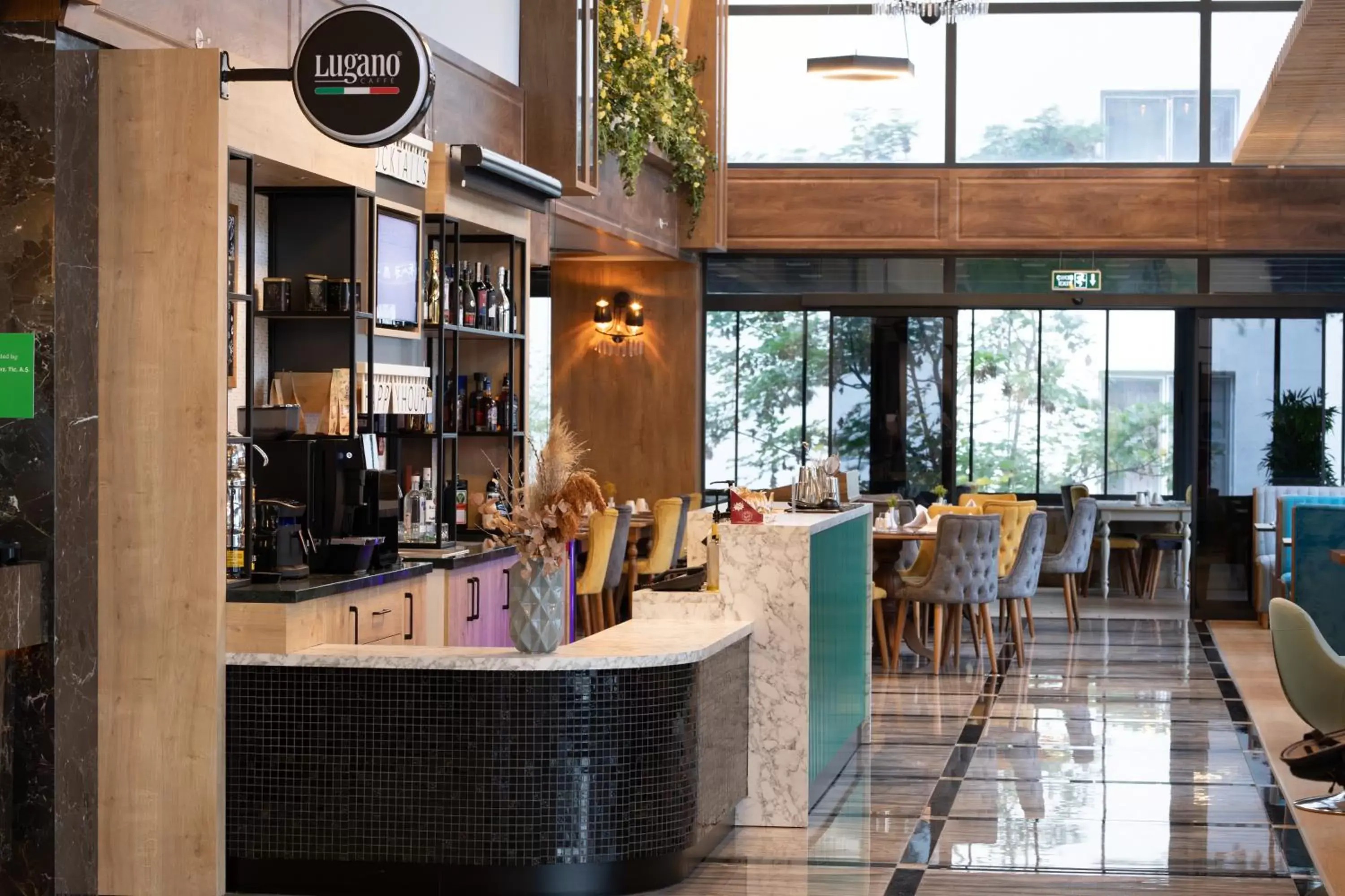 Lounge or bar in Holiday Inn - Trabzon-East, an IHG Hotel