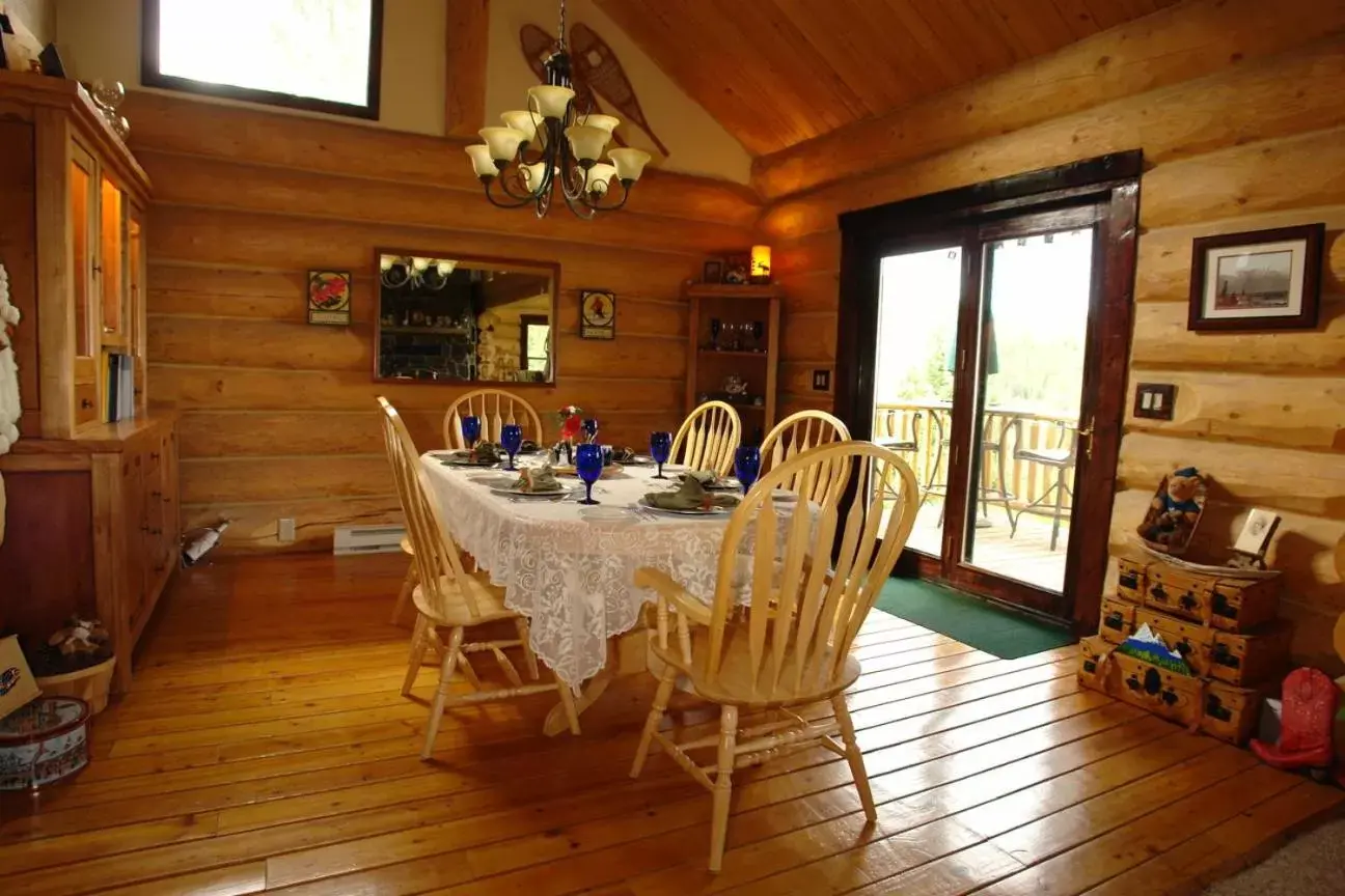 Dining area, Restaurant/Places to Eat in The Garrison Inn a Montana Bed & Breakfast