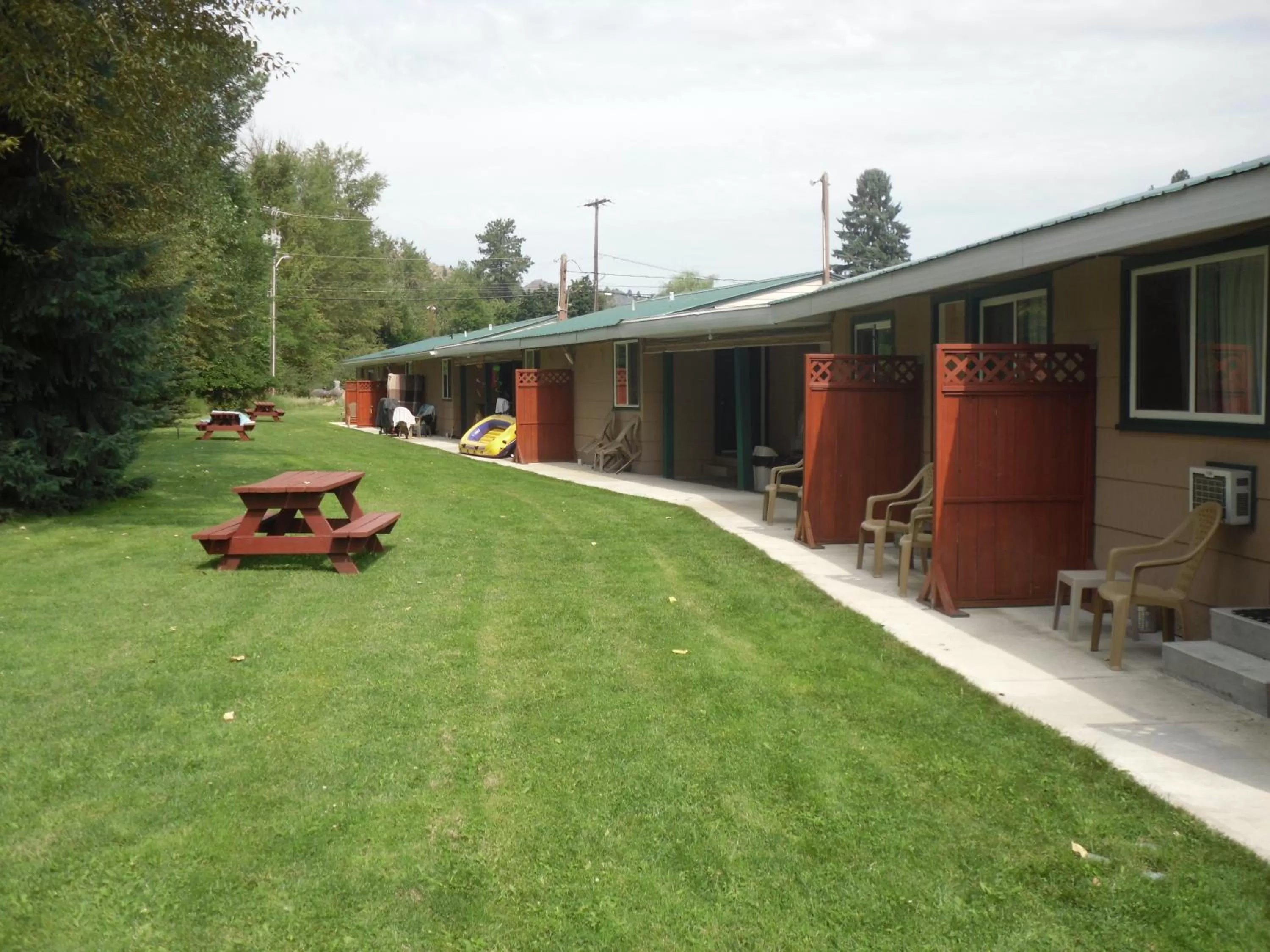 Garden in Johnny's Motel