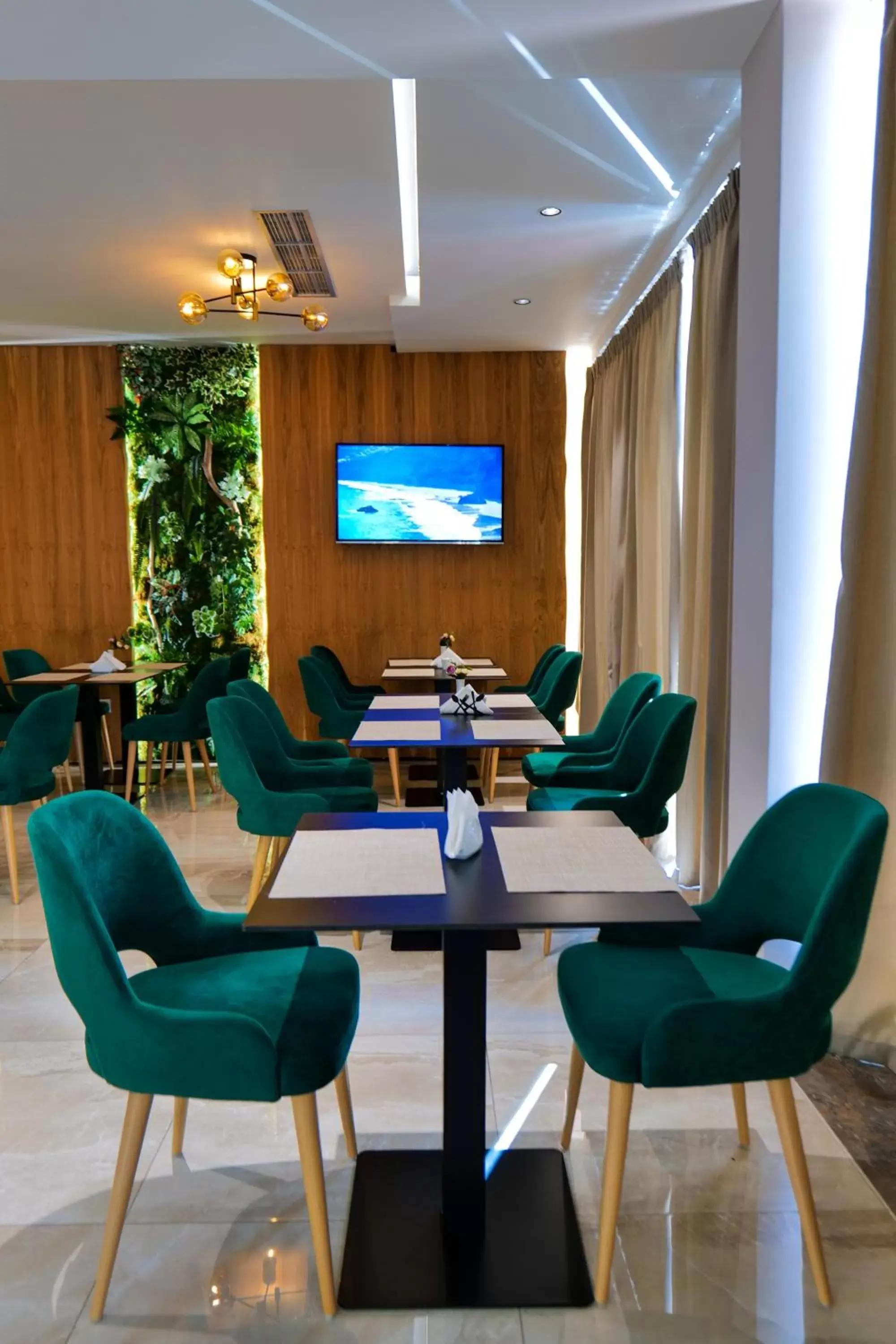 Lounge or bar in LORD Hotel Tirana
