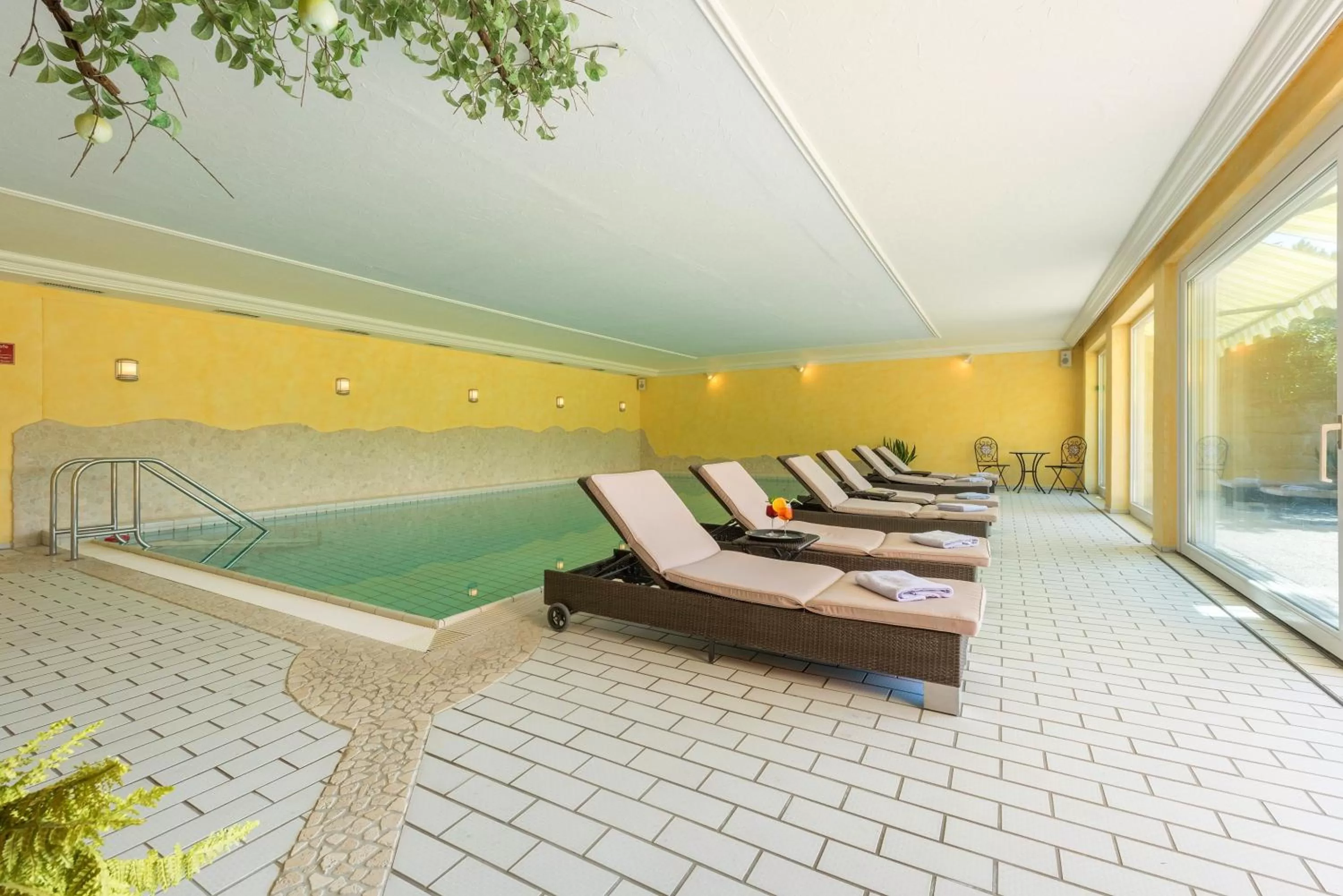 Swimming pool in Parkhotel Tannenhof