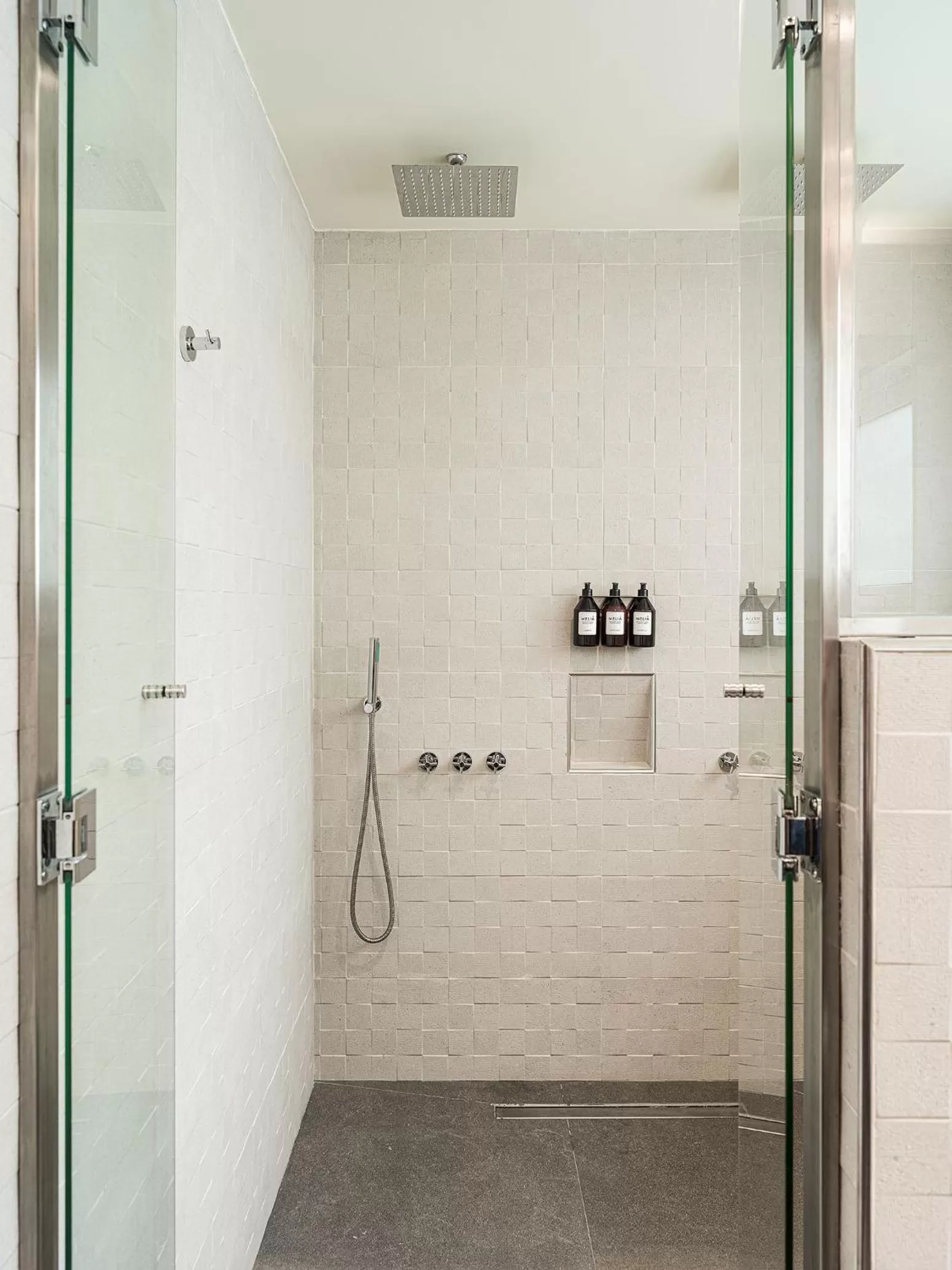 Shower in Melia Recoleta Plaza Hotel