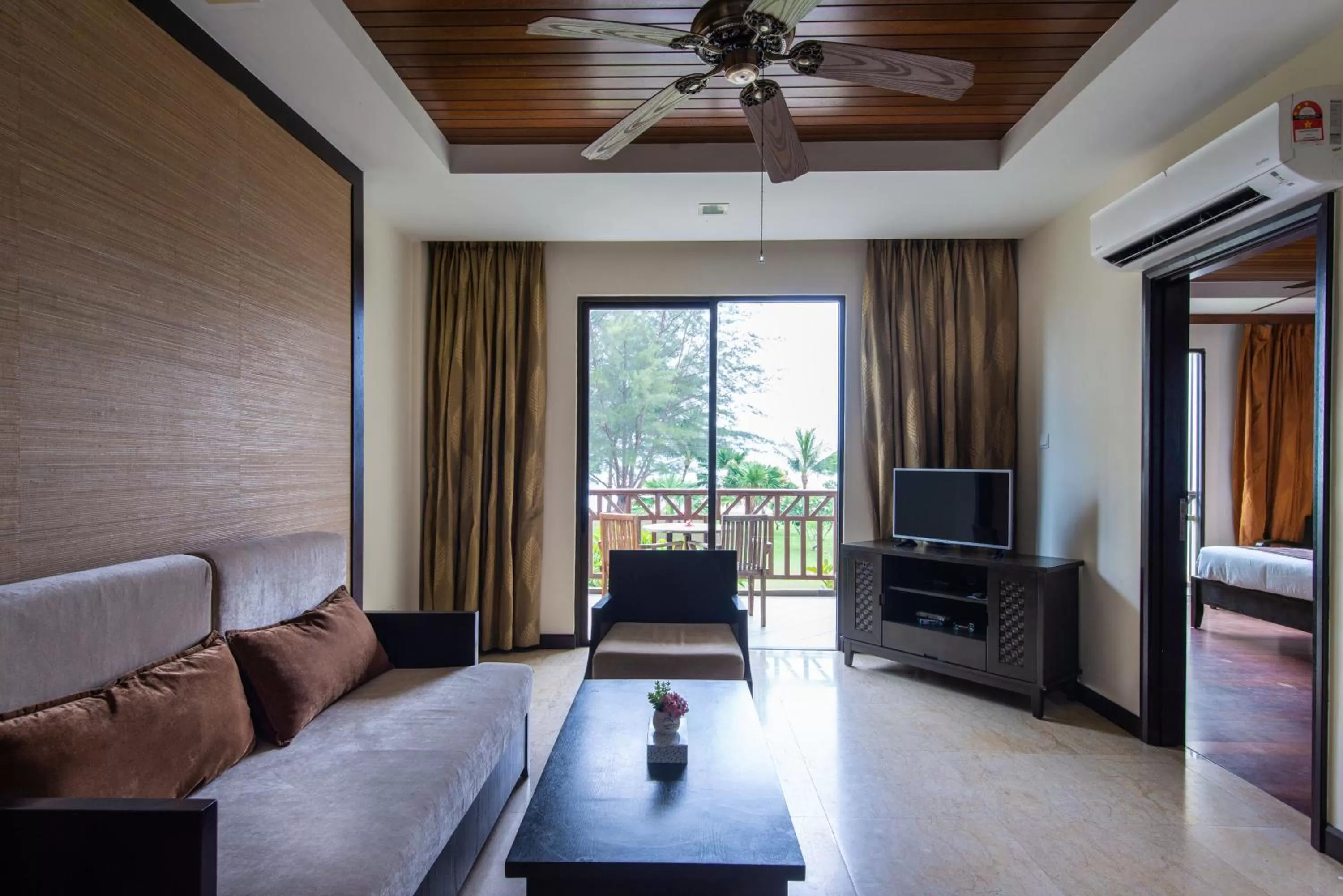 Sabah Beach Villas & Suites