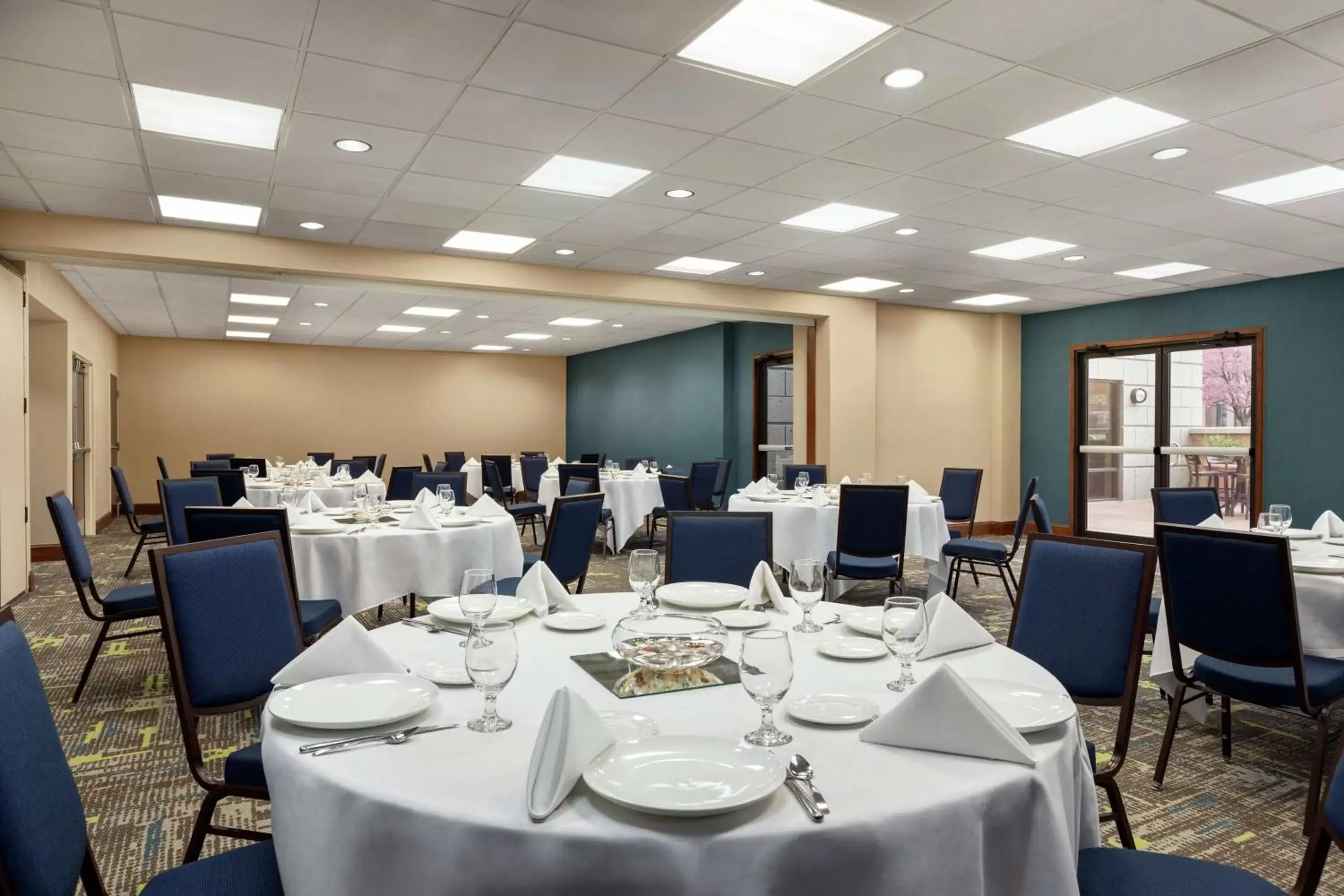 Meeting/conference room, Restaurant/Places to Eat in Hampton Inn & Suites Frederick/Fort Detrick