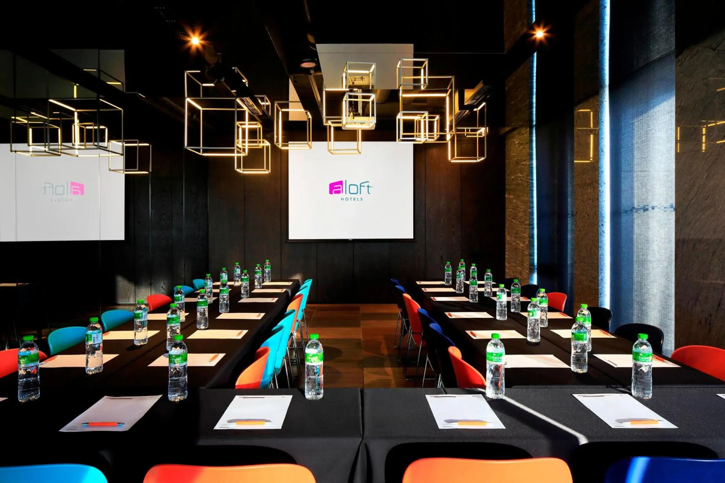 Meeting/conference room in Aloft Taipei Zhongshan