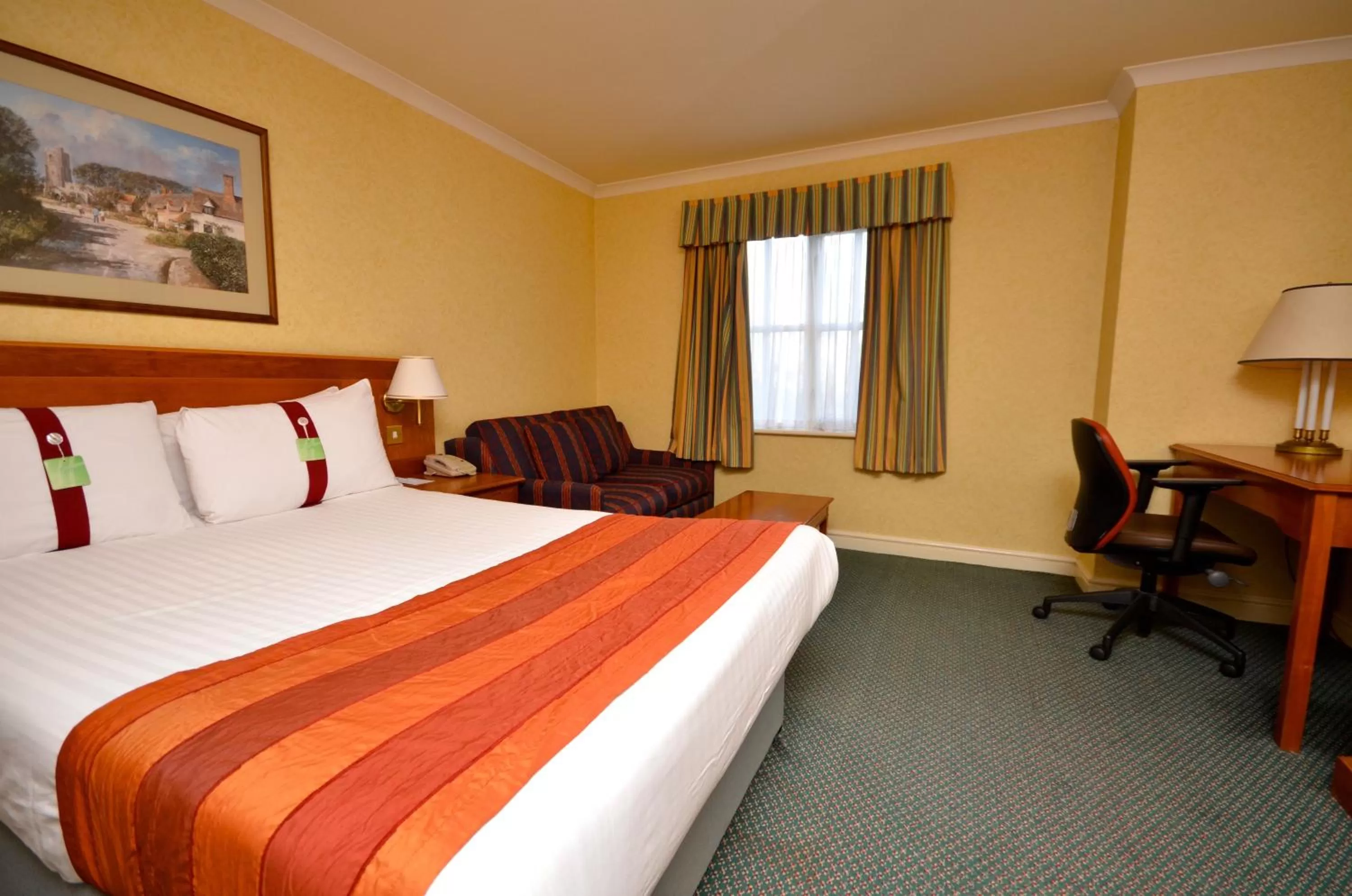 Photo of the whole room, Bed in Holiday Inn Ipswich Orwell by IHG