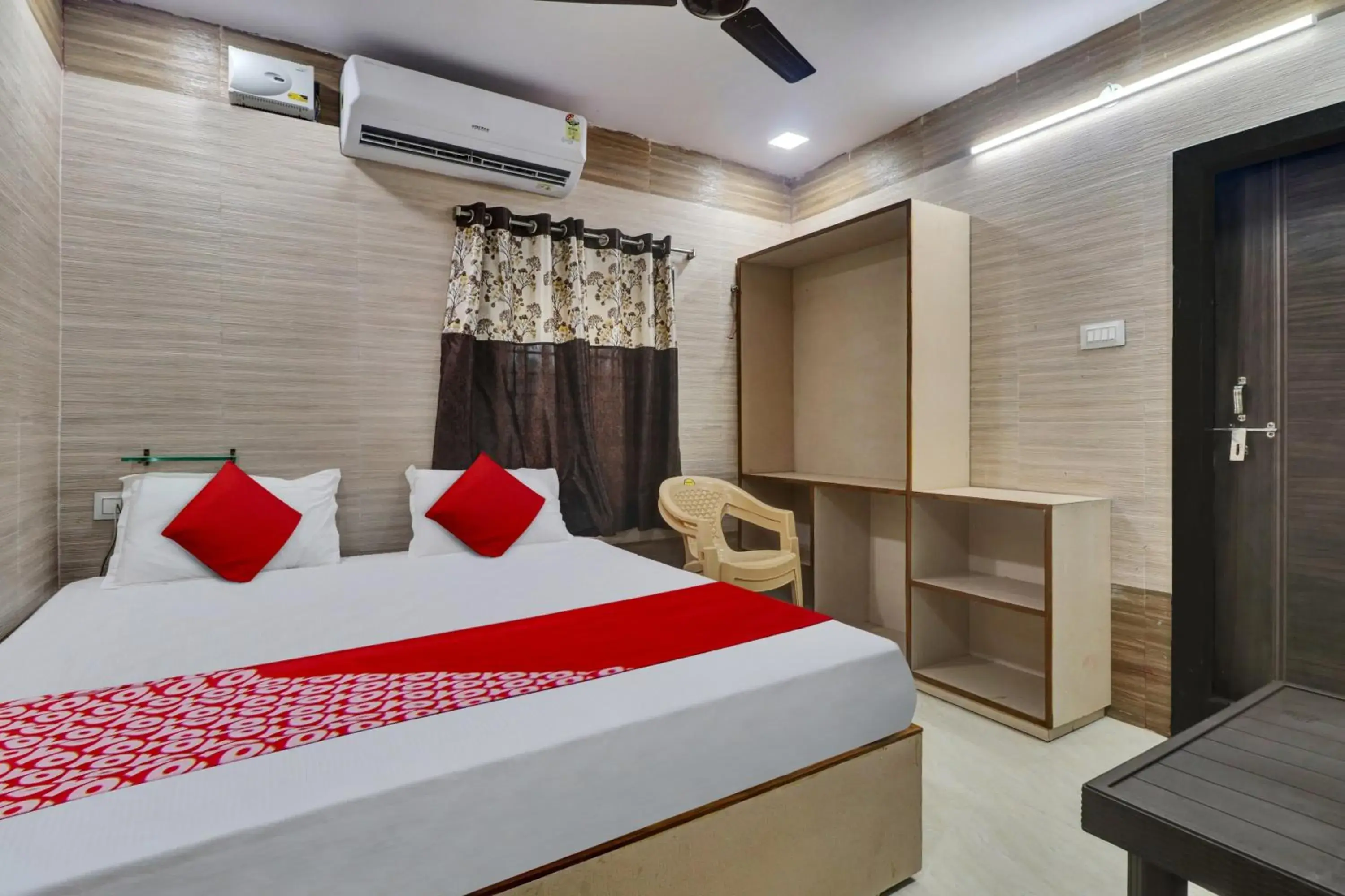 Bedroom, Bed in OYO Flagship Hotel Vallabha Residency