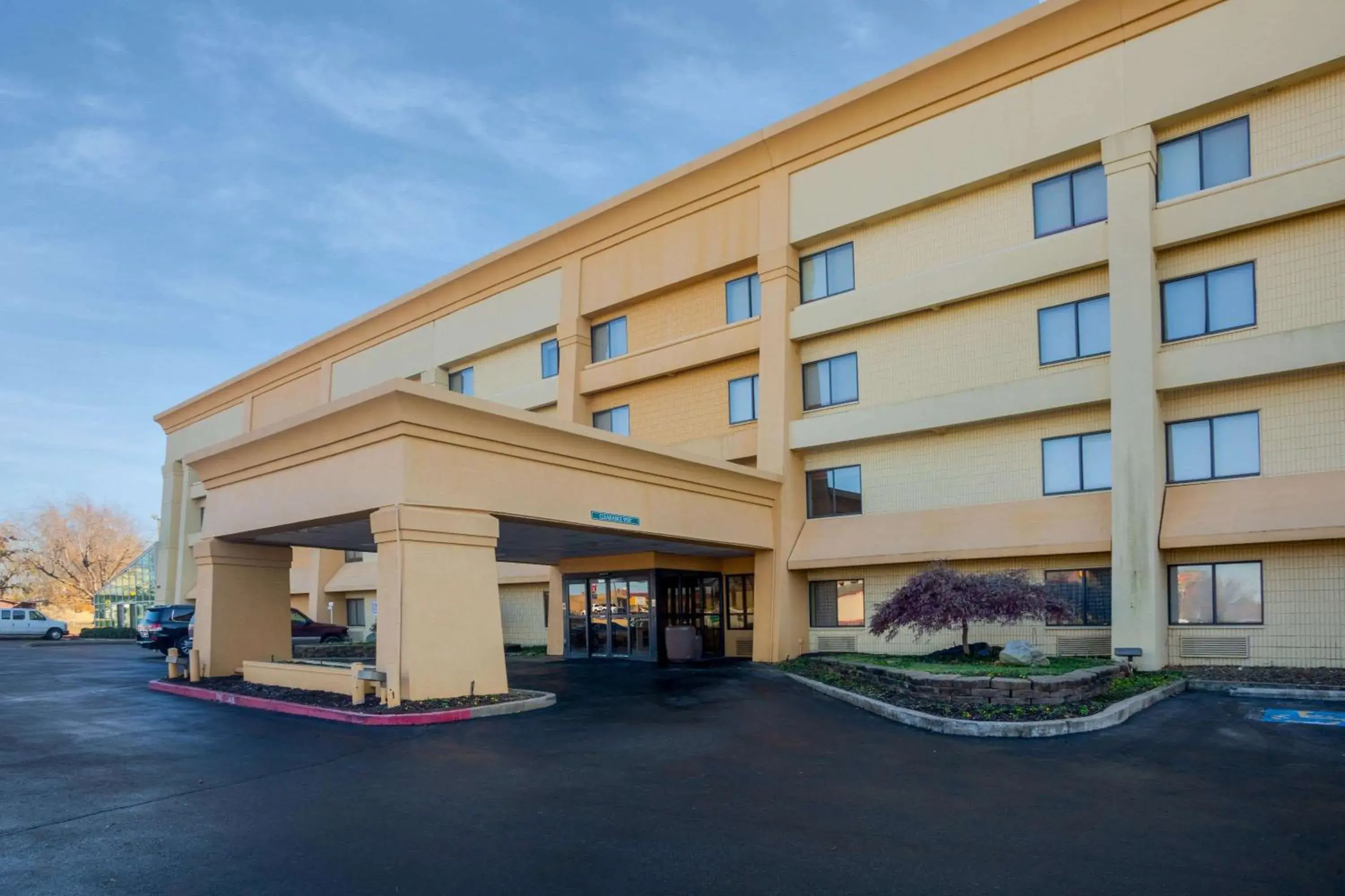 Property Building in La Quinta Inn & Suites by Wyndham Springdale