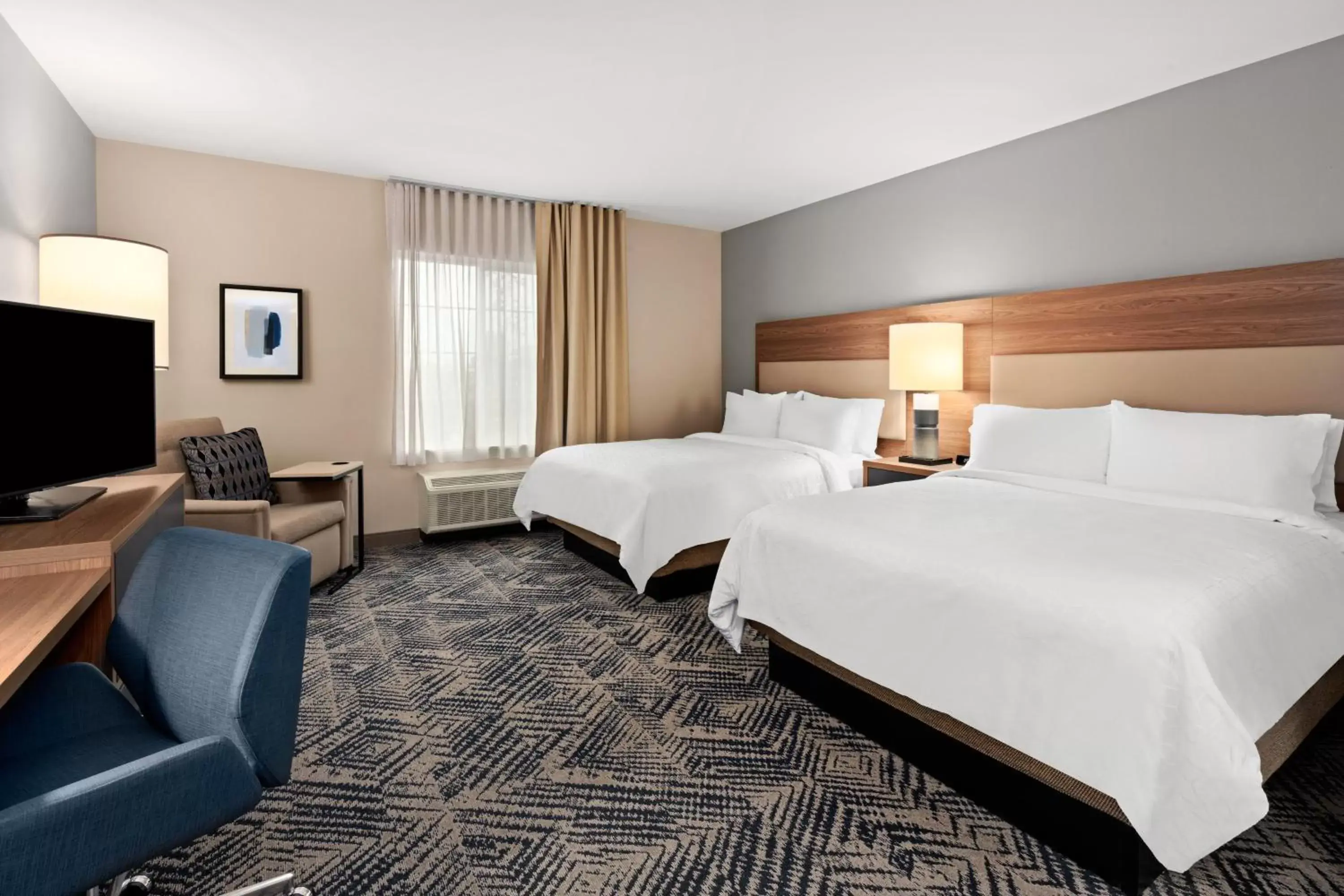 Photo of the whole room, Bed in Candlewood Suites Sumner Puyallup Area, an IHG Hotel